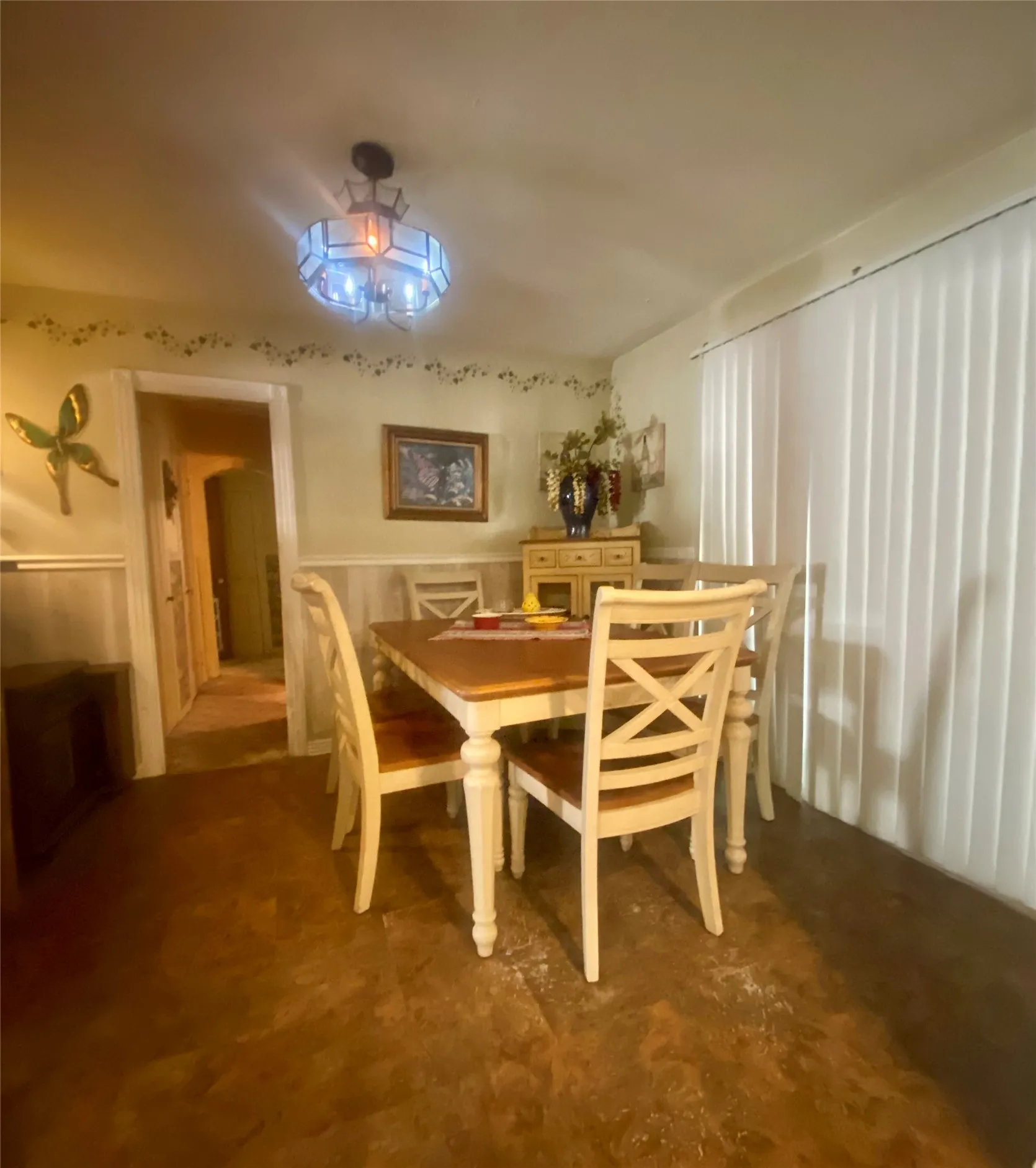 Single Family Residence For Sale in Fannin County , 201 N Main, Randolph, Texas 75475, 3 Bedroom, 1 Bathroom, 2 Garage spaces, 1,410 Sqft, built in 1920, mls#21407933, Real Estate Agent in Randolph, Homes For Sale in Fannin county, Homes For Sale in Randolph, Realtor in Randolph Texas, Real Estate Brokerage Independent Realty Texas, Luminita Cordes Realtor