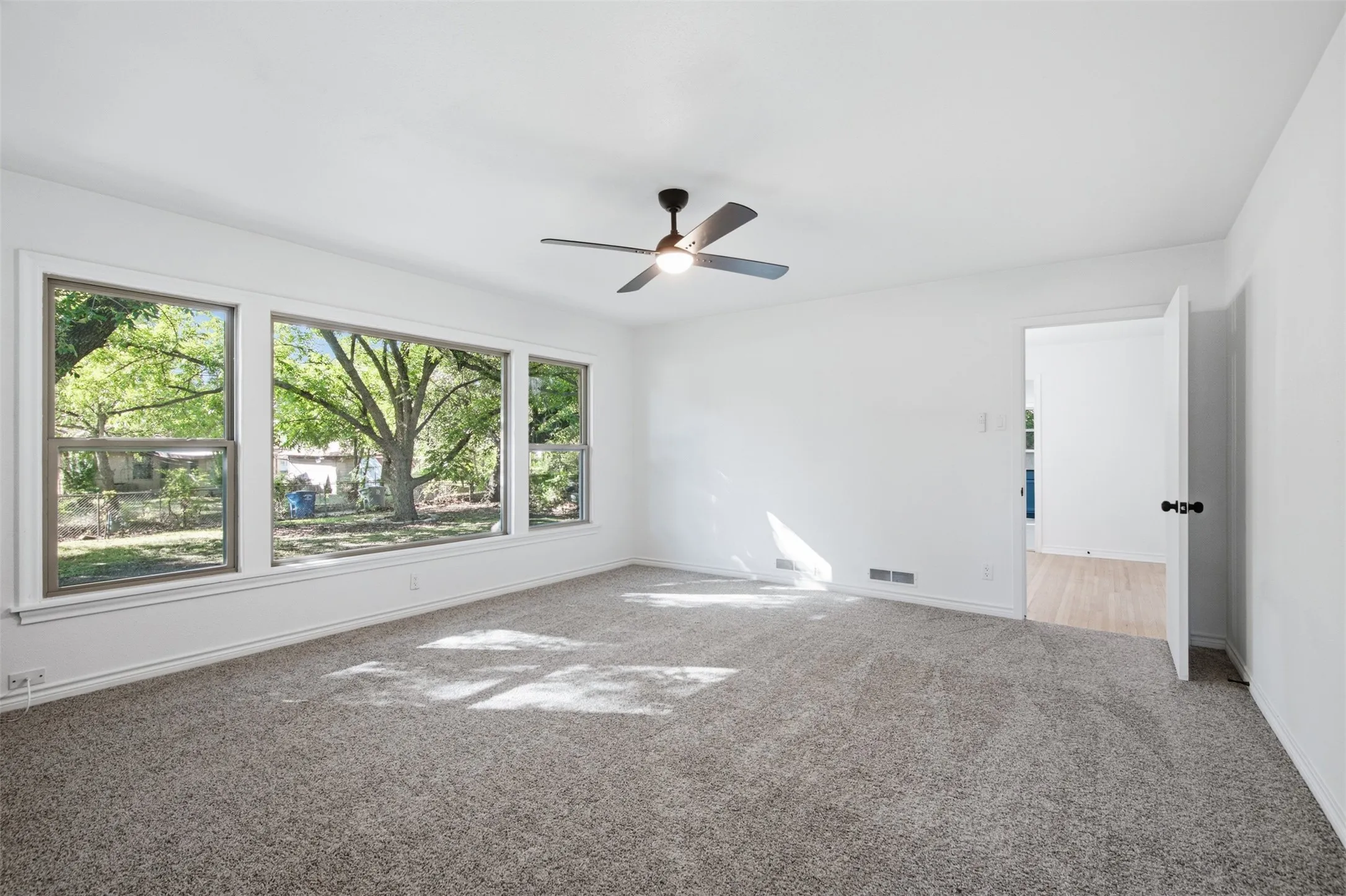Single Family Residence For Sale in Dallas County , 2266 Sutter Street, Dallas, Texas 75216, 3 Bedroom, 2 Bathroom, 2 Garage spaces, 1,721 Sqft, built in 1953, mls#21401387, Real Estate Agent in Dallas, Homes For Sale in Dallas county, Homes For Sale in Dallas, Realtor in Dallas Texas, Real Estate Brokerage Independent Realty Texas, Luminita Cordes Realtor