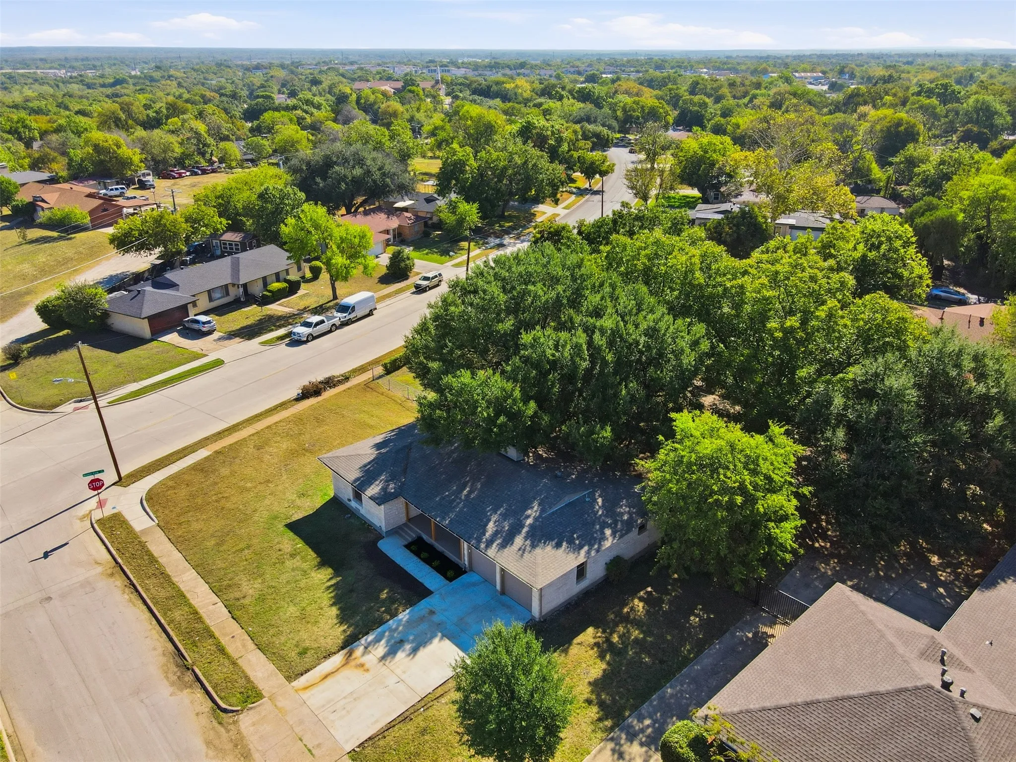 Single Family Residence For Sale in Dallas County , 2266 Sutter Street, Dallas, Texas 75216, 3 Bedroom, 2 Bathroom, 2 Garage spaces, 1,721 Sqft, built in 1953, mls#21401387, Real Estate Agent in Dallas, Homes For Sale in Dallas county, Homes For Sale in Dallas, Realtor in Dallas Texas, Real Estate Brokerage Independent Realty Texas, Luminita Cordes Realtor