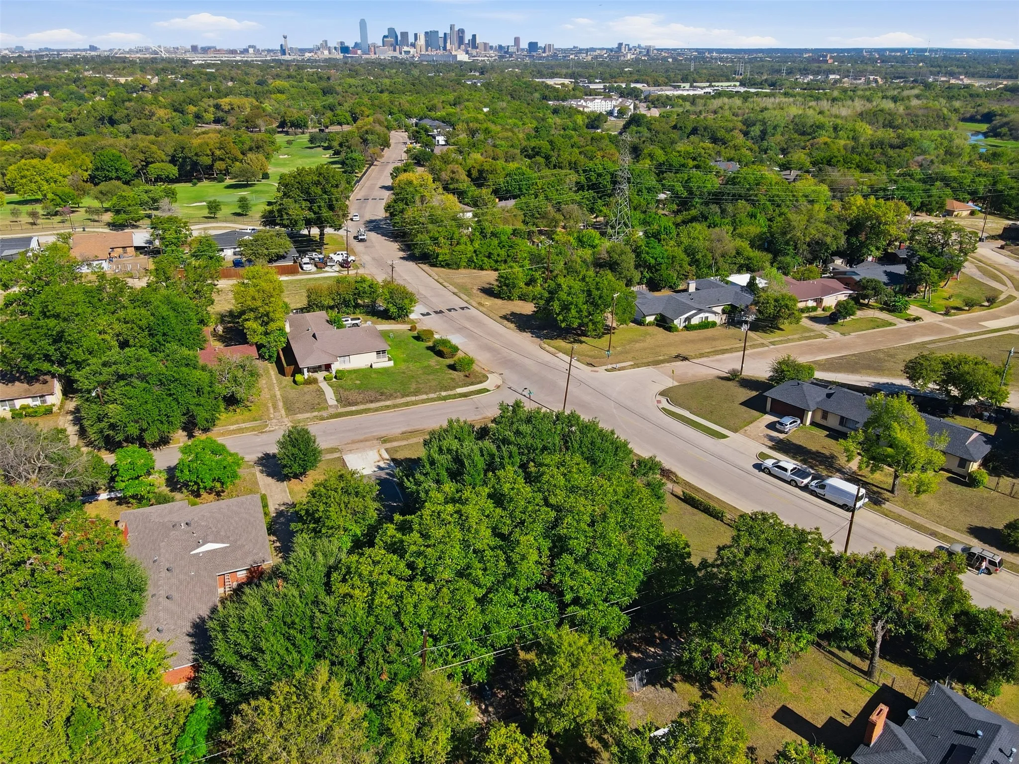 Single Family Residence For Sale in Dallas County , 2266 Sutter Street, Dallas, Texas 75216, 3 Bedroom, 2 Bathroom, 2 Garage spaces, 1,721 Sqft, built in 1953, mls#21401387, Real Estate Agent in Dallas, Homes For Sale in Dallas county, Homes For Sale in Dallas, Realtor in Dallas Texas, Real Estate Brokerage Independent Realty Texas, Luminita Cordes Realtor