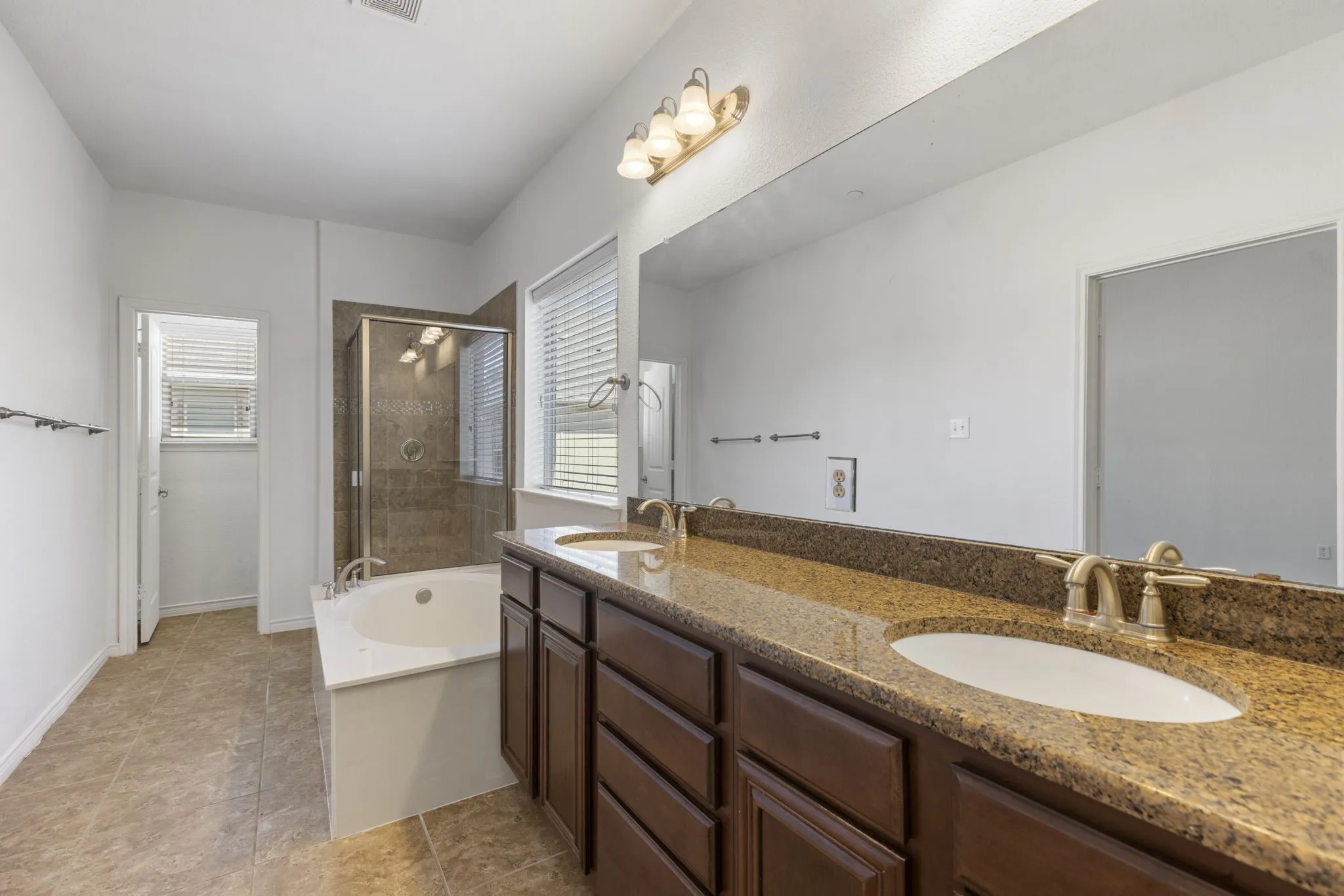 Townhouse For Rent in Collin County , 8812 Papa Trail, Mc Kinney, Texas 75070, 4 Bedroom, 3 Bathroom, 2 Garage spaces, 2,444 Sqft, built in 2011, mls#21407438, Real Estate Agent in Mc Kinney, Homes For Rent in Collin county, Homes For Rent in Mc Kinney, Realtor in Mc Kinney Texas, Real Estate Brokerage Independent Realty Texas, Luminita Cordes Realtor