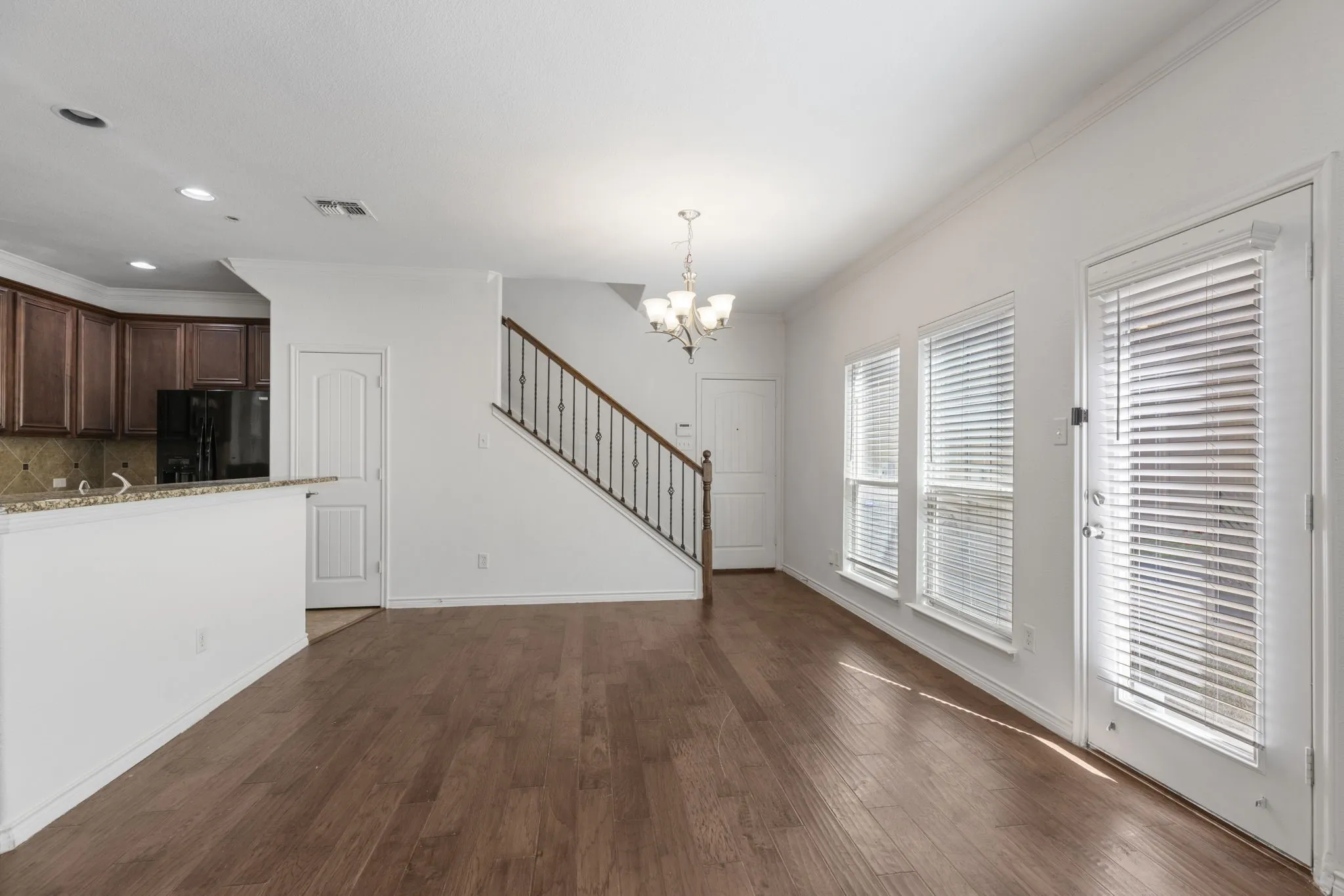 Townhouse For Rent in Collin County , 8812 Papa Trail, Mc Kinney, Texas 75070, 4 Bedroom, 3 Bathroom, 2 Garage spaces, 2,444 Sqft, built in 2011, mls#21407438, Real Estate Agent in Mc Kinney, Homes For Rent in Collin county, Homes For Rent in Mc Kinney, Realtor in Mc Kinney Texas, Real Estate Brokerage Independent Realty Texas, Luminita Cordes Realtor