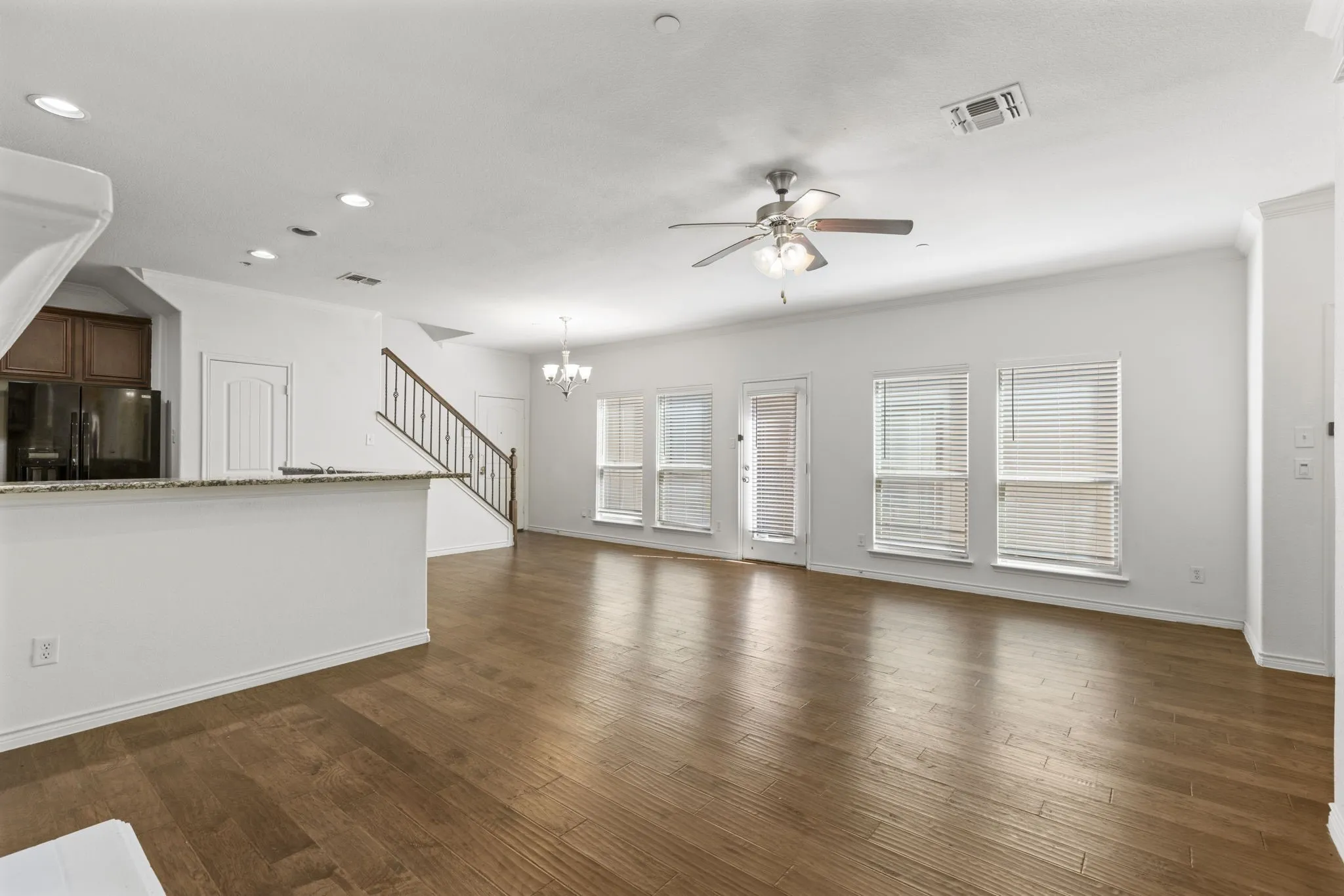 Townhouse For Rent in Collin County , 8812 Papa Trail, Mc Kinney, Texas 75070, 4 Bedroom, 3 Bathroom, 2 Garage spaces, 2,444 Sqft, built in 2011, mls#21407438, Real Estate Agent in Mc Kinney, Homes For Rent in Collin county, Homes For Rent in Mc Kinney, Realtor in Mc Kinney Texas, Real Estate Brokerage Independent Realty Texas, Luminita Cordes Realtor