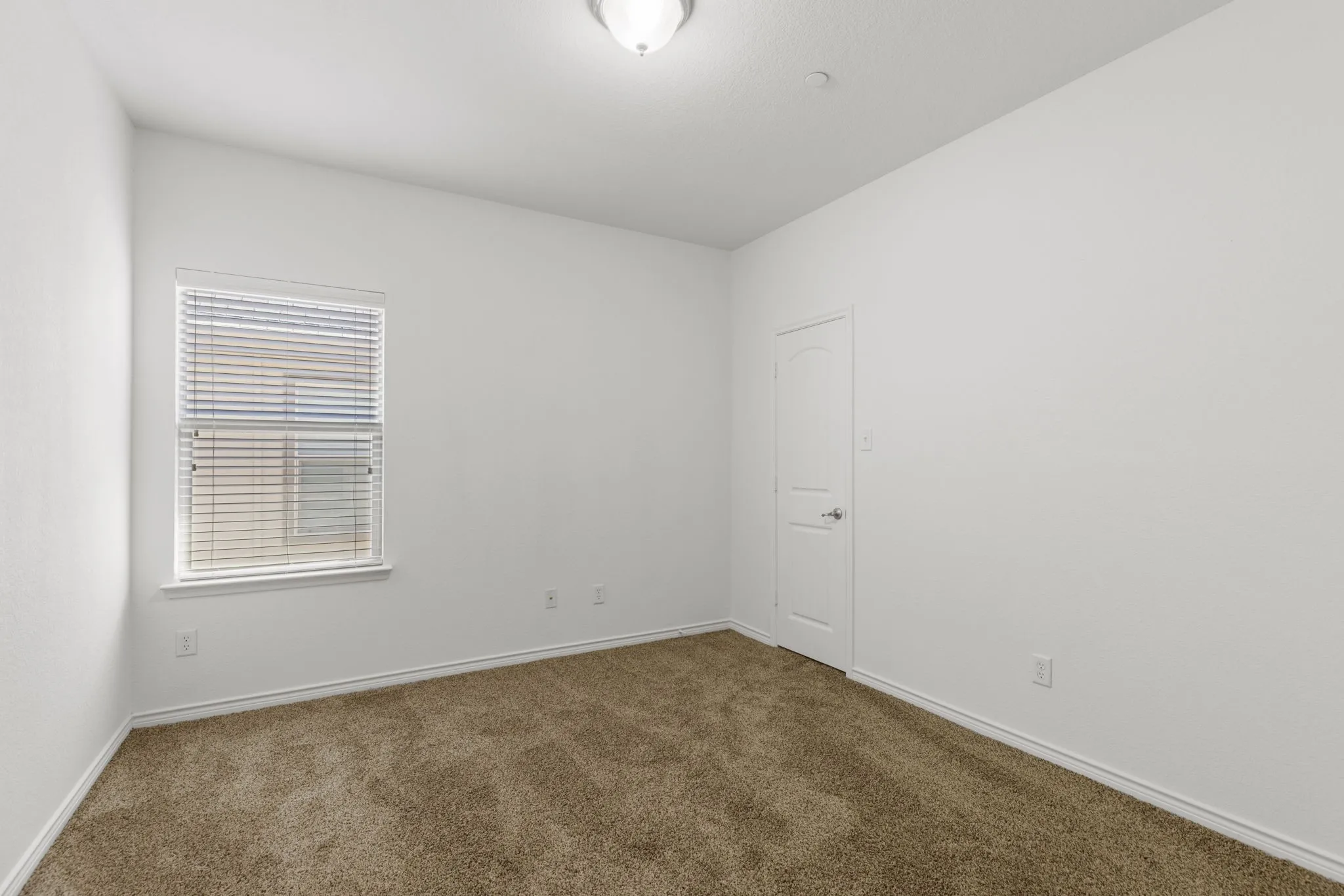 Townhouse For Rent in Collin County , 8812 Papa Trail, Mc Kinney, Texas 75070, 4 Bedroom, 3 Bathroom, 2 Garage spaces, 2,444 Sqft, built in 2011, mls#21407438, Real Estate Agent in Mc Kinney, Homes For Rent in Collin county, Homes For Rent in Mc Kinney, Realtor in Mc Kinney Texas, Real Estate Brokerage Independent Realty Texas, Luminita Cordes Realtor