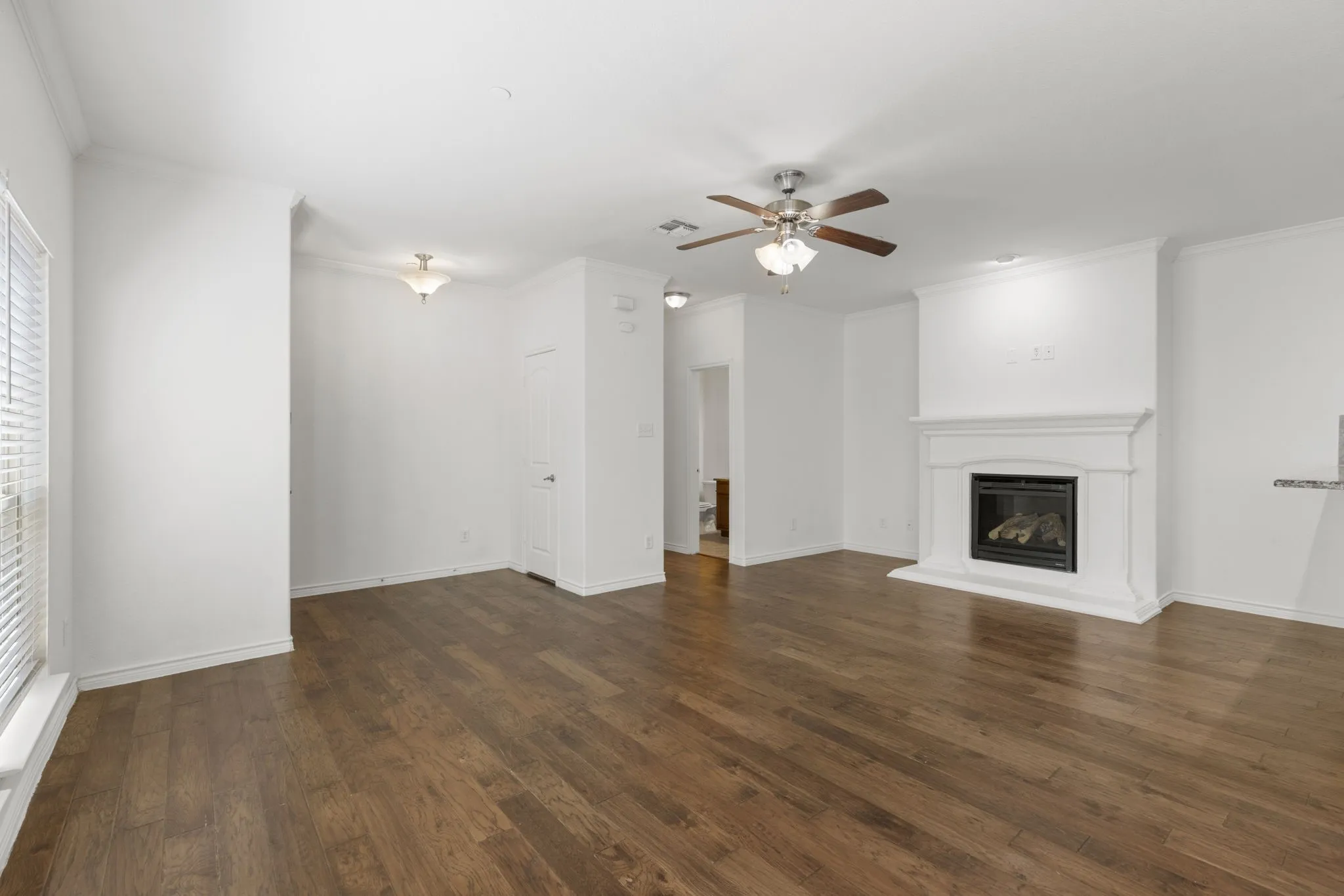 Townhouse For Rent in Collin County , 8812 Papa Trail, Mc Kinney, Texas 75070, 4 Bedroom, 3 Bathroom, 2 Garage spaces, 2,444 Sqft, built in 2011, mls#21407438, Real Estate Agent in Mc Kinney, Homes For Rent in Collin county, Homes For Rent in Mc Kinney, Realtor in Mc Kinney Texas, Real Estate Brokerage Independent Realty Texas, Luminita Cordes Realtor