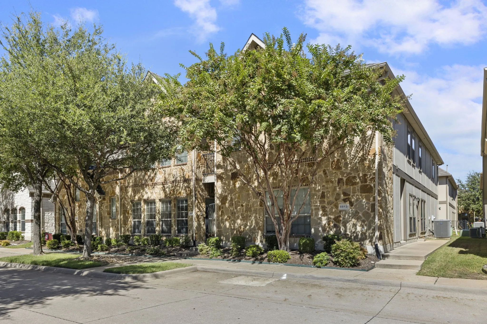 Townhouse For Rent in Collin County , 8812 Papa Trail, Mc Kinney, Texas 75070, 4 Bedroom, 3 Bathroom, 2 Garage spaces, 2,444 Sqft, built in 2011, mls#21407438, Real Estate Agent in Mc Kinney, Homes For Rent in Collin county, Homes For Rent in Mc Kinney, Realtor in Mc Kinney Texas, Real Estate Brokerage Independent Realty Texas, Luminita Cordes Realtor