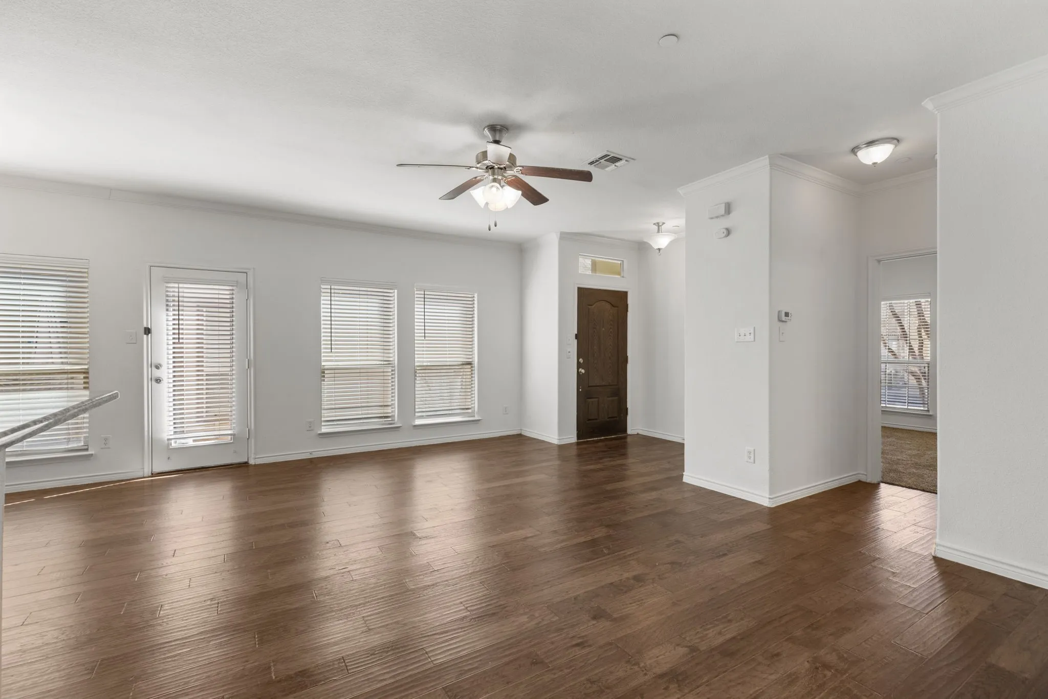 Townhouse For Rent in Collin County , 8812 Papa Trail, Mc Kinney, Texas 75070, 4 Bedroom, 3 Bathroom, 2 Garage spaces, 2,444 Sqft, built in 2011, mls#21407438, Real Estate Agent in Mc Kinney, Homes For Rent in Collin county, Homes For Rent in Mc Kinney, Realtor in Mc Kinney Texas, Real Estate Brokerage Independent Realty Texas, Luminita Cordes Realtor