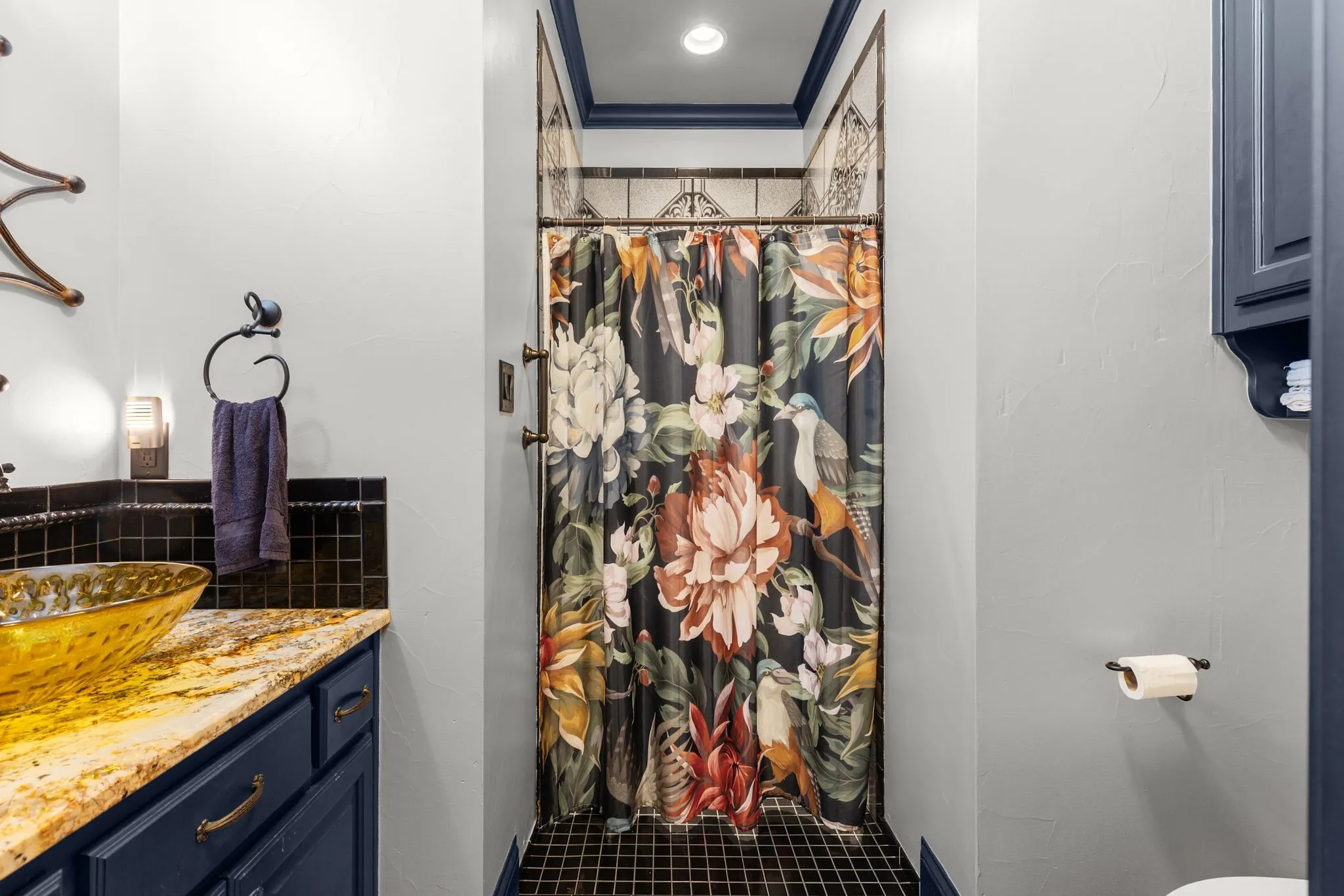 Single Family Residence For Sale in Wood County , 304 County Road 2311, Mineola, Texas 75773, 3 Bedroom, 5 Bathroom, 2 Garage spaces, 3,788 Sqft, built in 2007, mls#21408940, Real Estate Agent in Mineola, Homes For Sale in Wood county, Homes For Sale in Mineola, Realtor in Mineola Texas, Real Estate Brokerage Independent Realty Texas, Luminita Cordes Realtor