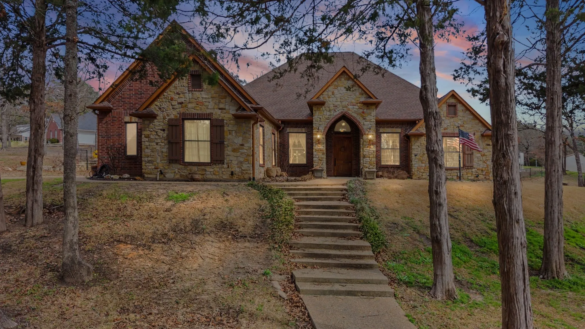 Single Family Residence For Sale in Wood County , 304 County Road 2311, Mineola, Texas 75773, 3 Bedroom, 5 Bathroom, 2 Garage spaces, 3,788 Sqft, built in 2007, mls#21408940, Real Estate Agent in Mineola, Homes For Sale in Wood county, Homes For Sale in Mineola, Realtor in Mineola Texas, Real Estate Brokerage Independent Realty Texas, Luminita Cordes Realtor