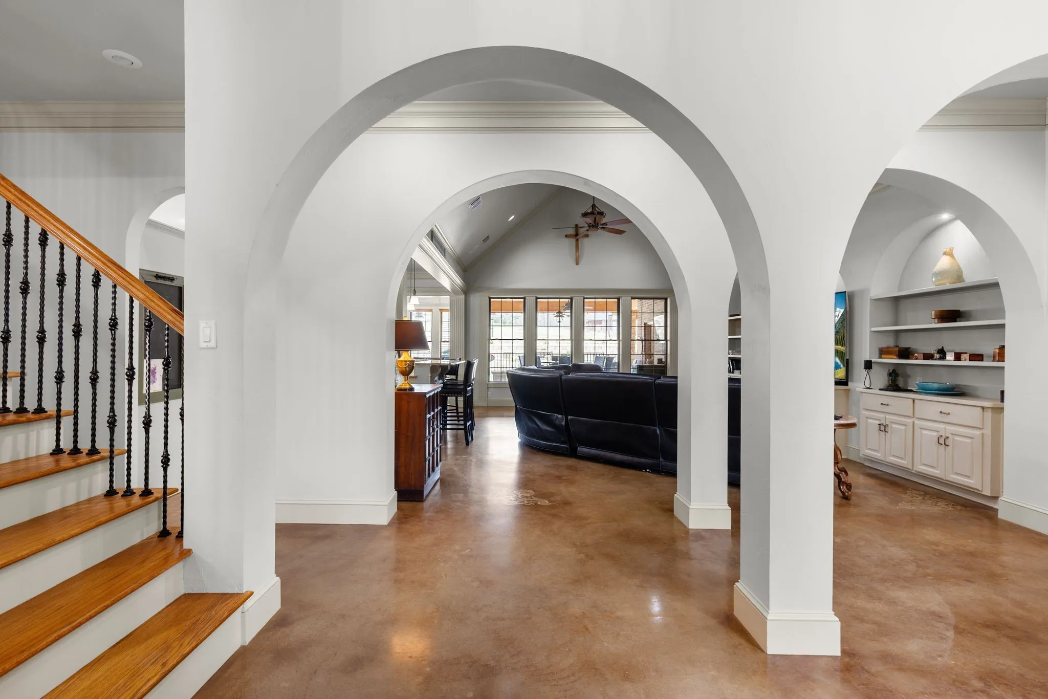 Single Family Residence For Sale in Wood County , 304 County Road 2311, Mineola, Texas 75773, 3 Bedroom, 5 Bathroom, 2 Garage spaces, 3,788 Sqft, built in 2007, mls#21408940, Real Estate Agent in Mineola, Homes For Sale in Wood county, Homes For Sale in Mineola, Realtor in Mineola Texas, Real Estate Brokerage Independent Realty Texas, Luminita Cordes Realtor
