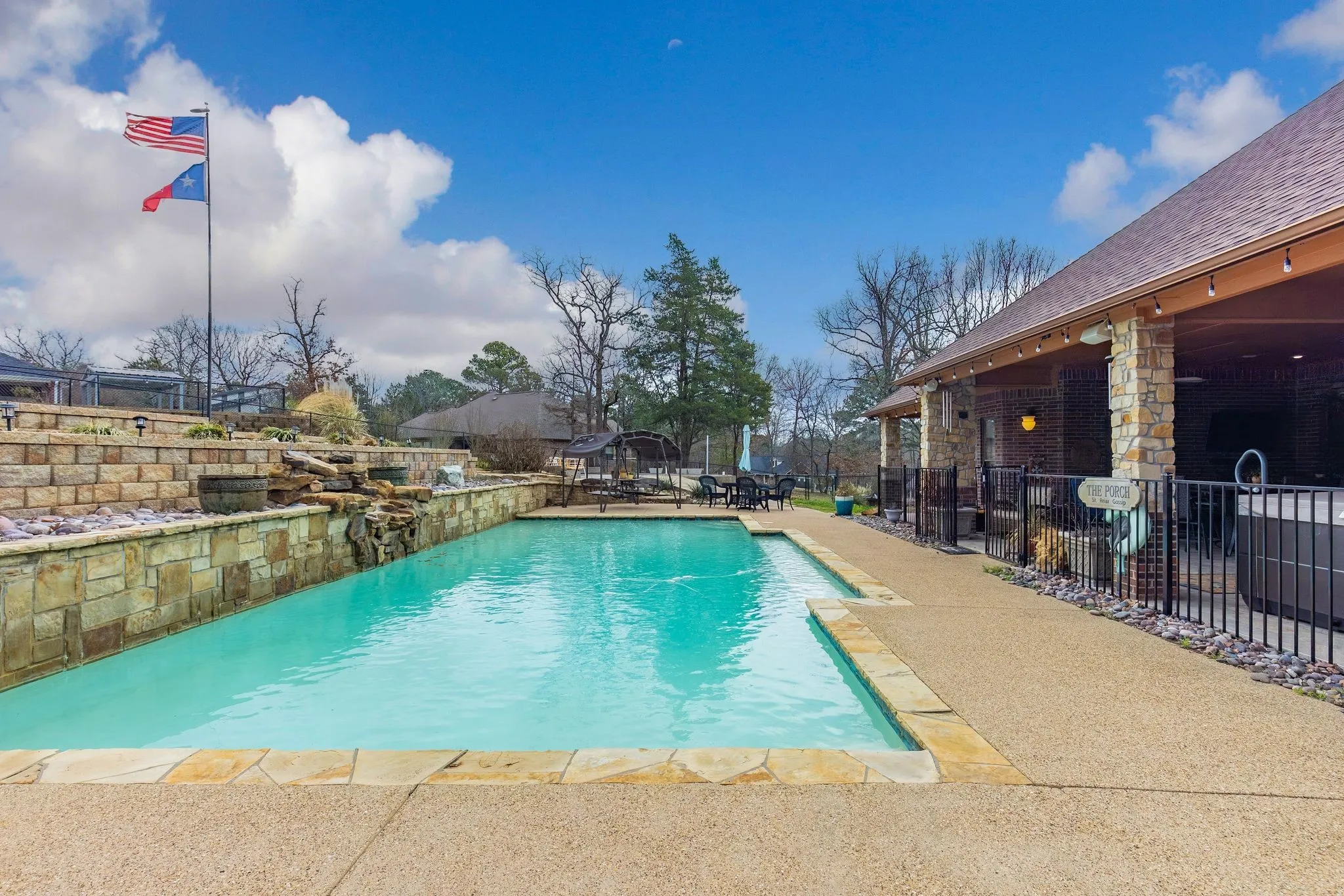 Single Family Residence For Sale in Wood County , 304 County Road 2311, Mineola, Texas 75773, 3 Bedroom, 5 Bathroom, 2 Garage spaces, 3,788 Sqft, built in 2007, mls#21408940, Real Estate Agent in Mineola, Homes For Sale in Wood county, Homes For Sale in Mineola, Realtor in Mineola Texas, Real Estate Brokerage Independent Realty Texas, Luminita Cordes Realtor