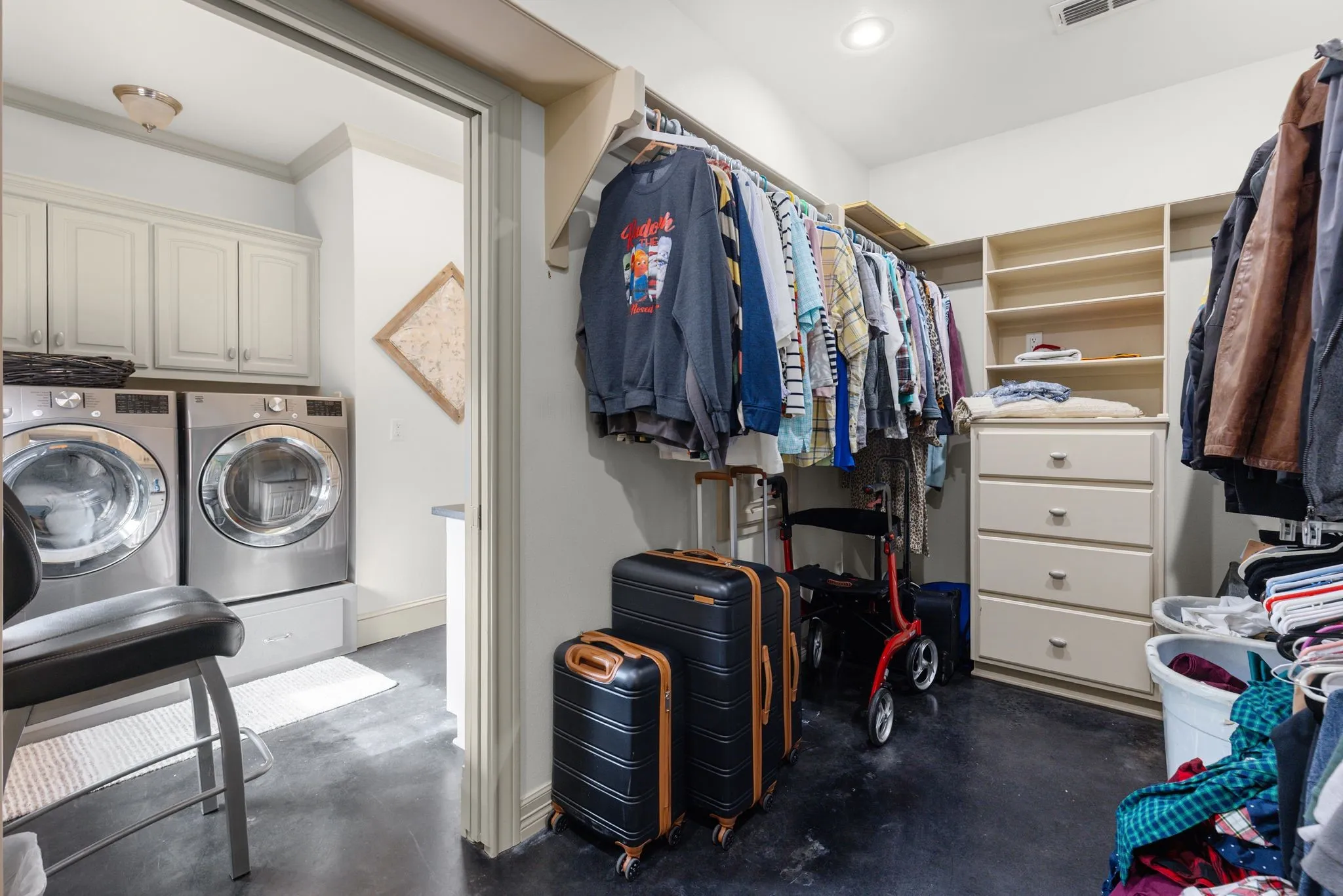 Single Family Residence For Sale in Wood County , 304 County Road 2311, Mineola, Texas 75773, 3 Bedroom, 5 Bathroom, 2 Garage spaces, 3,788 Sqft, built in 2007, mls#21408940, Real Estate Agent in Mineola, Homes For Sale in Wood county, Homes For Sale in Mineola, Realtor in Mineola Texas, Real Estate Brokerage Independent Realty Texas, Luminita Cordes Realtor