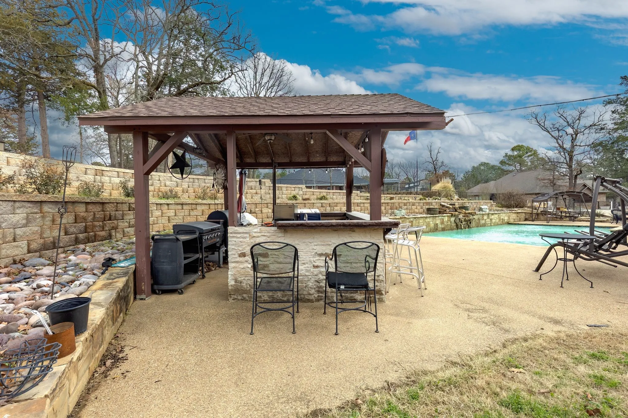 Single Family Residence For Sale in Wood County , 304 County Road 2311, Mineola, Texas 75773, 3 Bedroom, 5 Bathroom, 2 Garage spaces, 3,788 Sqft, built in 2007, mls#21408940, Real Estate Agent in Mineola, Homes For Sale in Wood county, Homes For Sale in Mineola, Realtor in Mineola Texas, Real Estate Brokerage Independent Realty Texas, Luminita Cordes Realtor