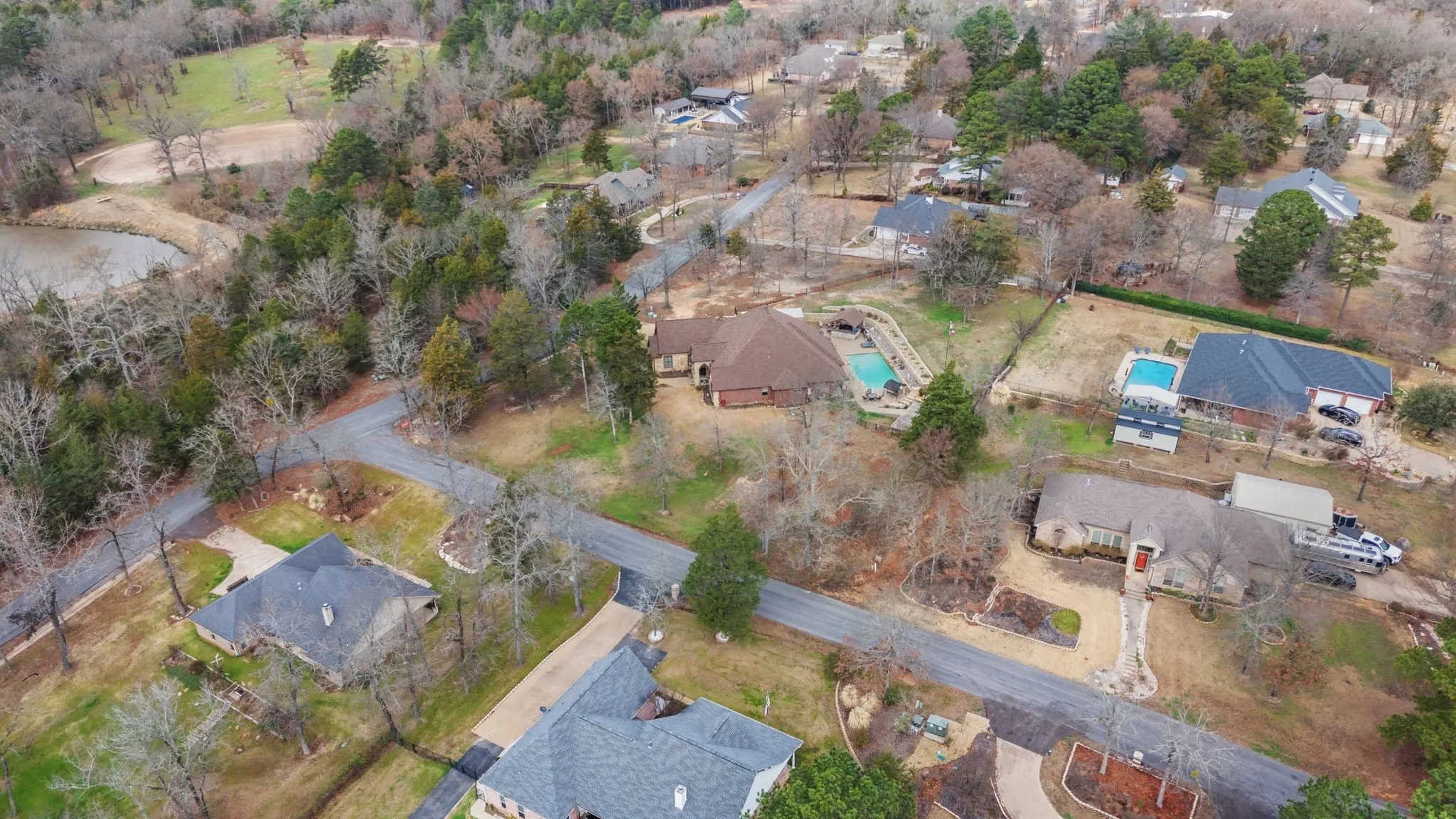 Single Family Residence For Sale in Wood County , 304 County Road 2311, Mineola, Texas 75773, 3 Bedroom, 5 Bathroom, 2 Garage spaces, 3,788 Sqft, built in 2007, mls#21408940, Real Estate Agent in Mineola, Homes For Sale in Wood county, Homes For Sale in Mineola, Realtor in Mineola Texas, Real Estate Brokerage Independent Realty Texas, Luminita Cordes Realtor
