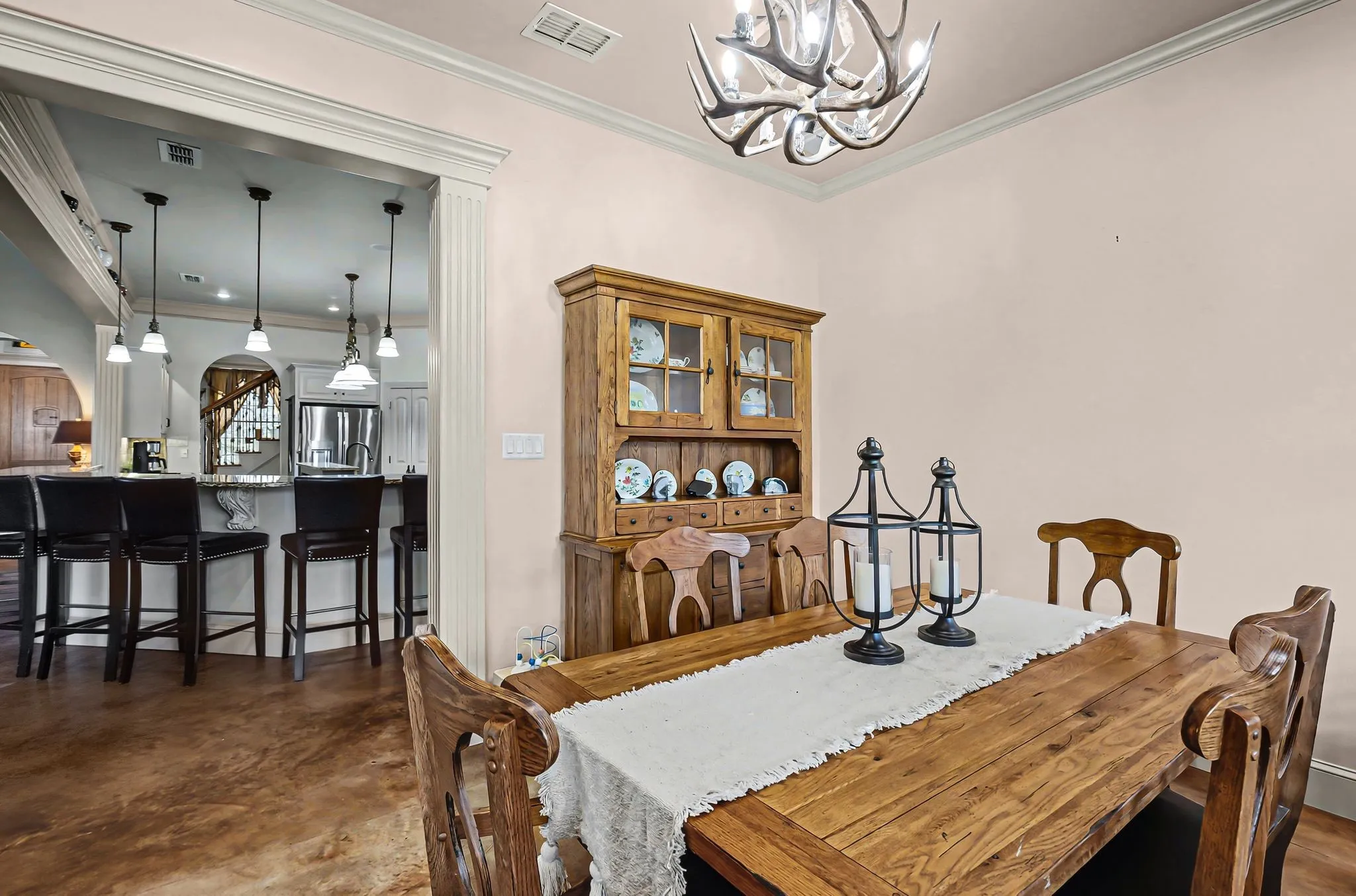 Single Family Residence For Sale in Wood County , 304 County Road 2311, Mineola, Texas 75773, 3 Bedroom, 5 Bathroom, 2 Garage spaces, 3,788 Sqft, built in 2007, mls#21408940, Real Estate Agent in Mineola, Homes For Sale in Wood county, Homes For Sale in Mineola, Realtor in Mineola Texas, Real Estate Brokerage Independent Realty Texas, Luminita Cordes Realtor