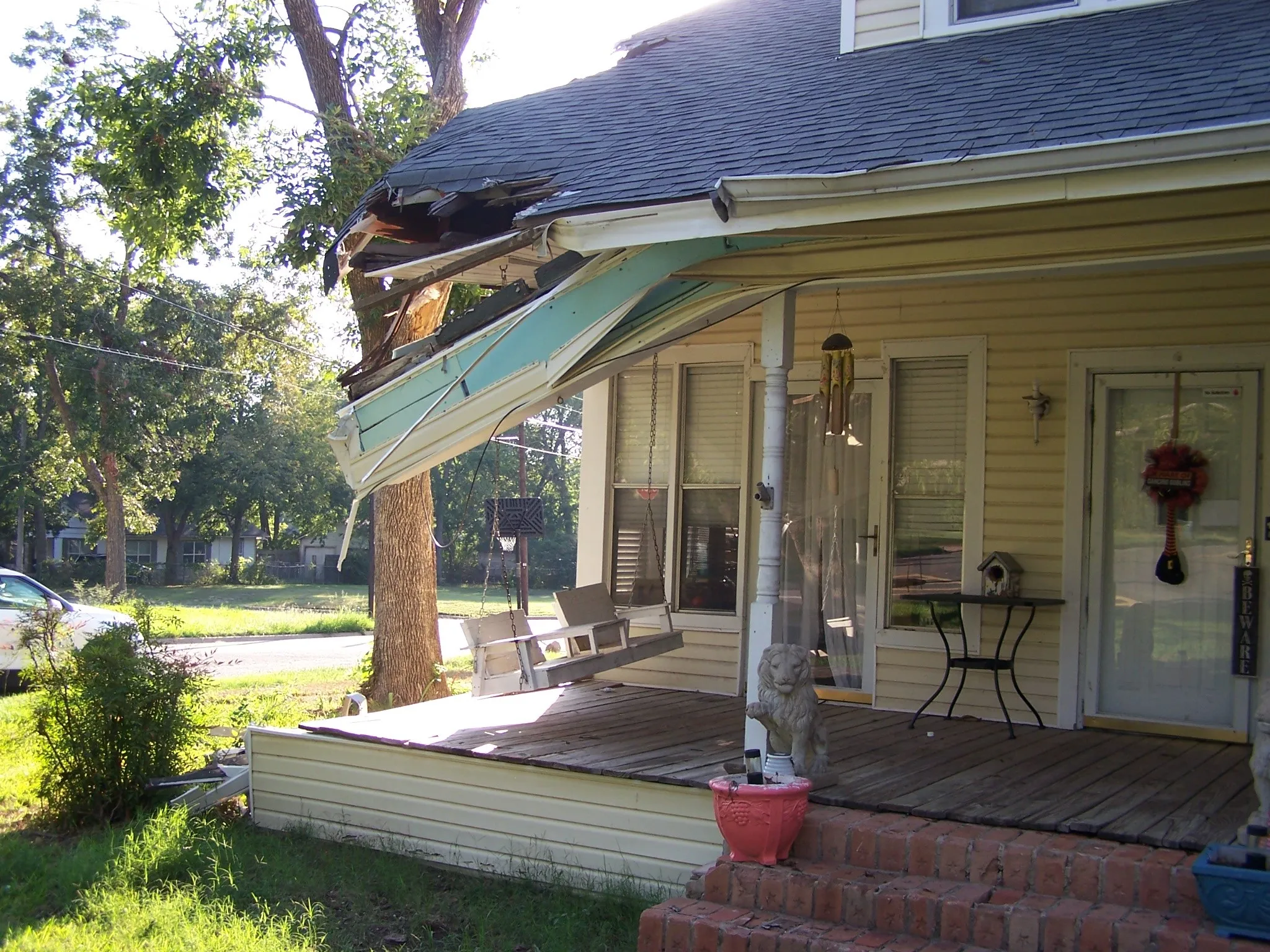 Single Family Residence For Sale in Grayson County , 900 W Washington Street, Sherman, Texas 75092, 4 Bedroom, 3 Bathroom, 2 Garage spaces, 1,658 Sqft, built in 1925, mls#21408897, Real Estate Agent in Sherman, Homes For Sale in Grayson county, Homes For Sale in Sherman, Realtor in Sherman Texas, Real Estate Brokerage Independent Realty Texas, Luminita Cordes Realtor