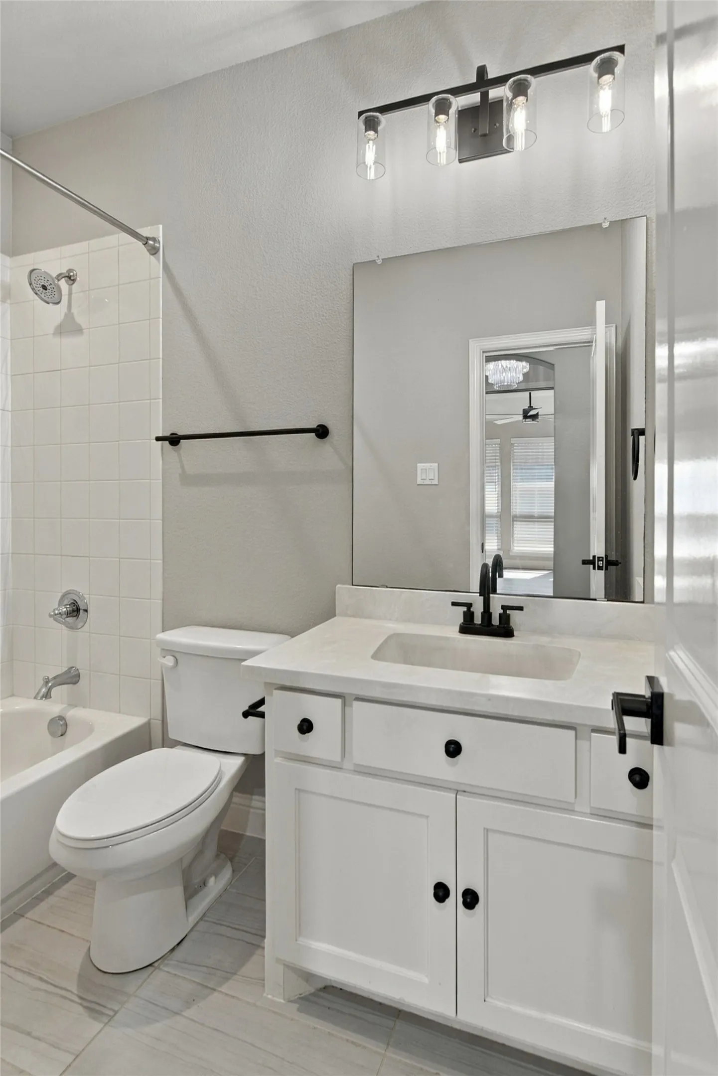 Full Bathroom 3