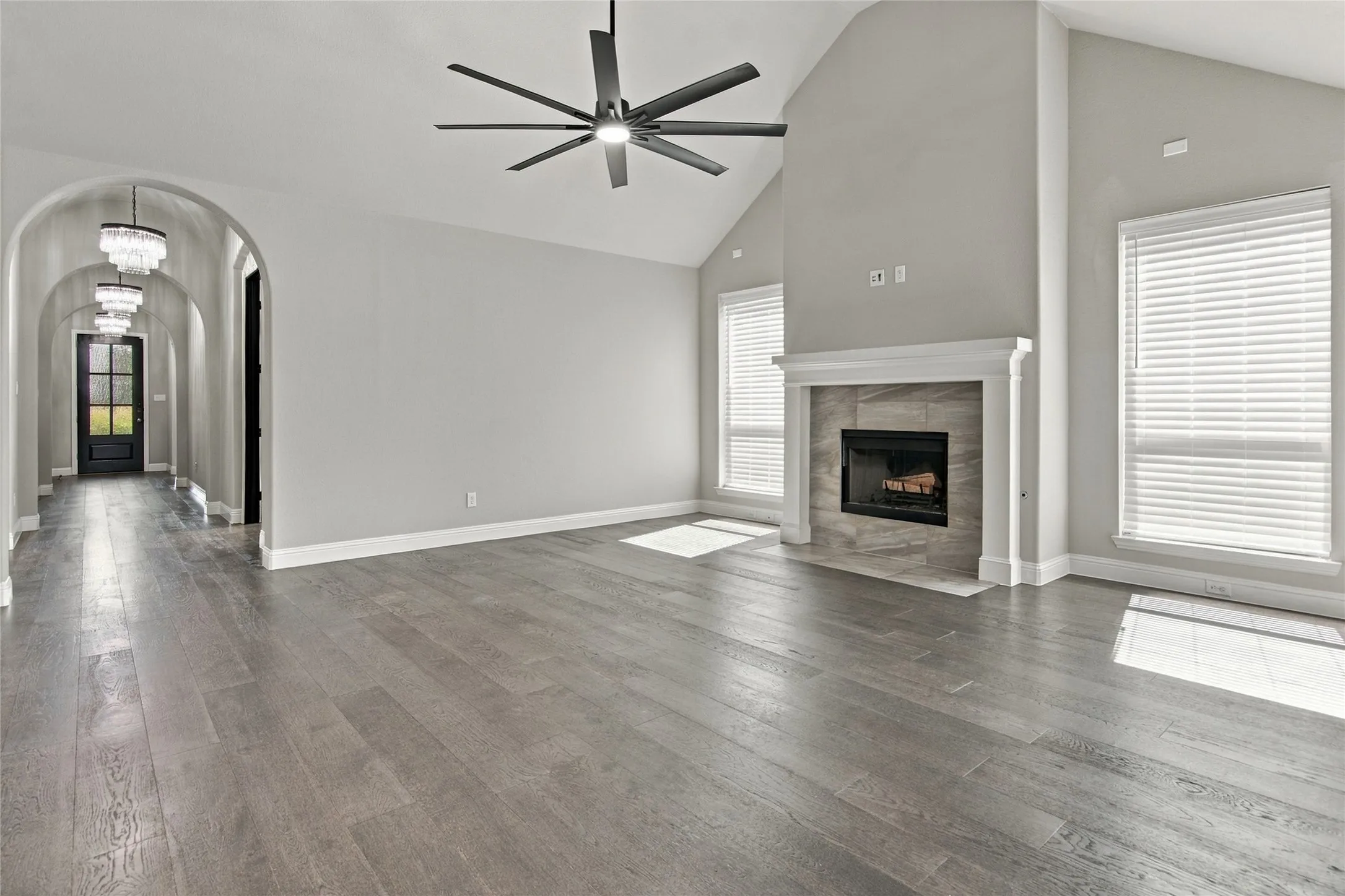 Large open Family room with Cathedral ceilings