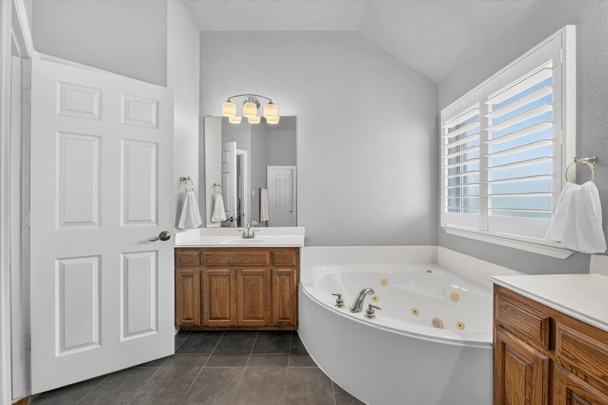 Single Family Residence For Sale in Tarrant County , 11201 Blue Sky Drive, Haslet, Texas 76052, 4 Bedroom, 2 Bathroom, 2 Garage spaces, 2,767 Sqft, built in 2001, mls#21408943, Real Estate Agent in Haslet, Homes For Sale in Tarrant county, Homes For Sale in Haslet, Realtor in Haslet Texas, Real Estate Brokerage Independent Realty Texas, Luminita Cordes Realtor