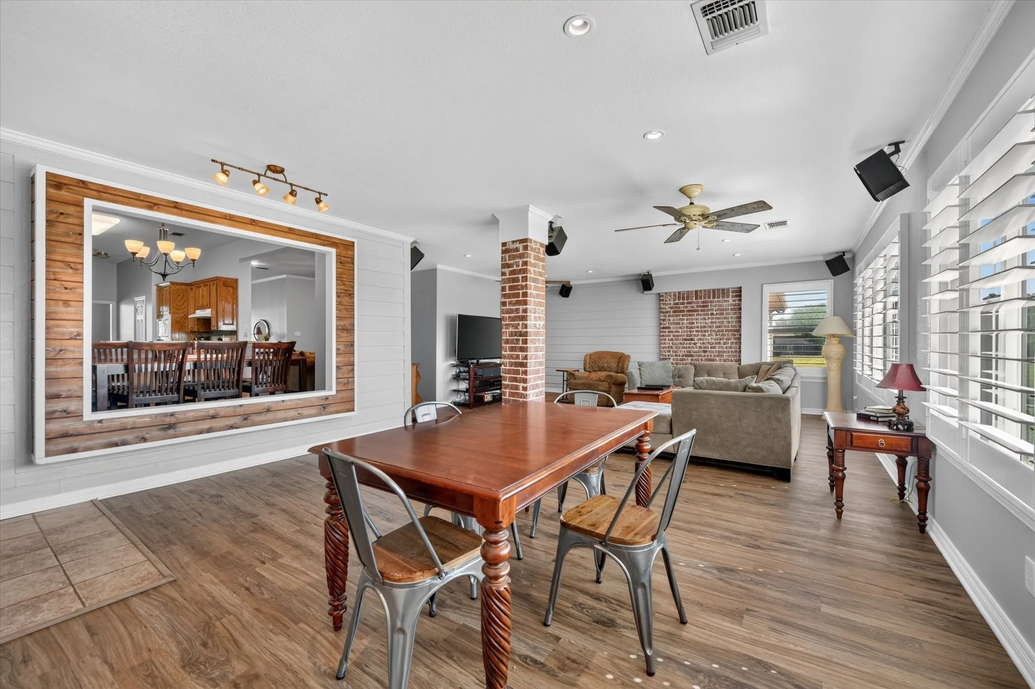 Single Family Residence For Sale in Tarrant County , 11201 Blue Sky Drive, Haslet, Texas 76052, 4 Bedroom, 2 Bathroom, 2 Garage spaces, 2,767 Sqft, built in 2001, mls#21408943, Real Estate Agent in Haslet, Homes For Sale in Tarrant county, Homes For Sale in Haslet, Realtor in Haslet Texas, Real Estate Brokerage Independent Realty Texas, Luminita Cordes Realtor