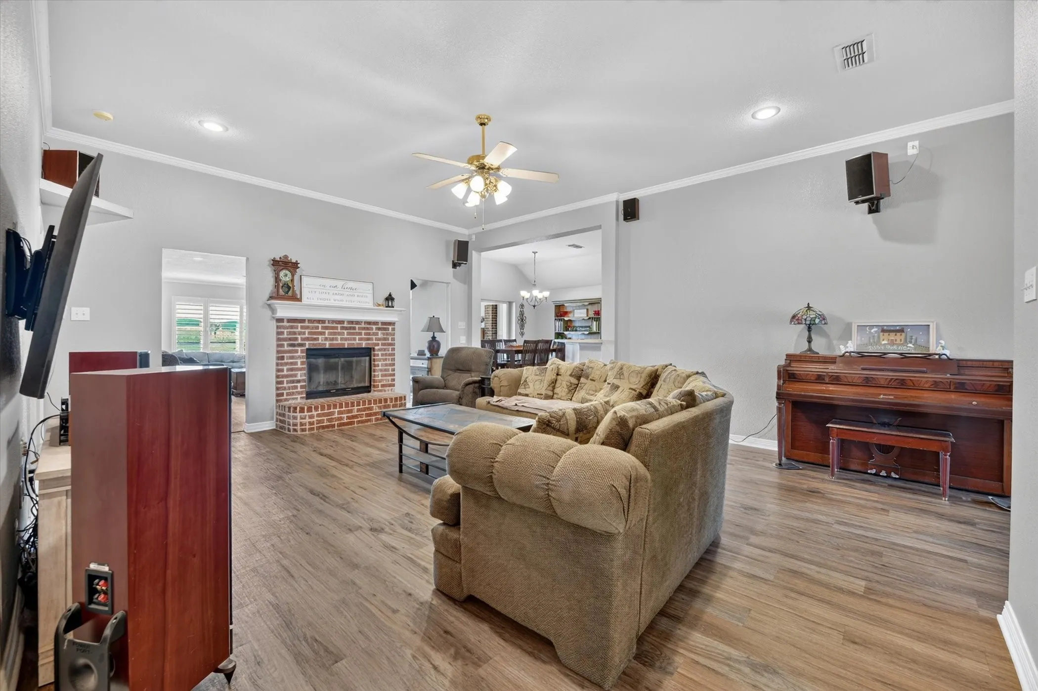 Single Family Residence For Sale in Tarrant County , 11201 Blue Sky Drive, Haslet, Texas 76052, 4 Bedroom, 2 Bathroom, 2 Garage spaces, 2,767 Sqft, built in 2001, mls#21408943, Real Estate Agent in Haslet, Homes For Sale in Tarrant county, Homes For Sale in Haslet, Realtor in Haslet Texas, Real Estate Brokerage Independent Realty Texas, Luminita Cordes Realtor