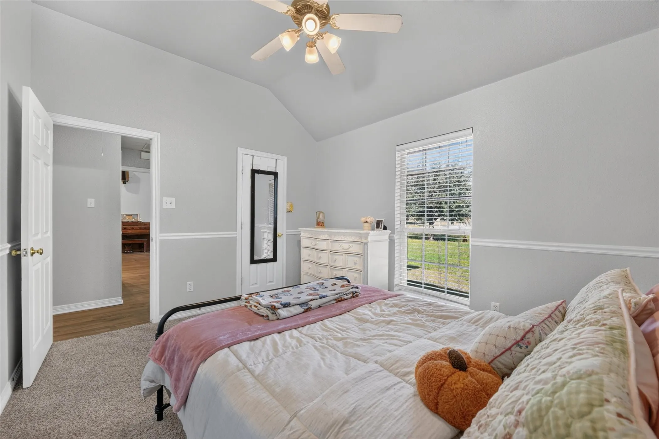 Single Family Residence For Sale in Tarrant County , 11201 Blue Sky Drive, Haslet, Texas 76052, 4 Bedroom, 2 Bathroom, 2 Garage spaces, 2,767 Sqft, built in 2001, mls#21408943, Real Estate Agent in Haslet, Homes For Sale in Tarrant county, Homes For Sale in Haslet, Realtor in Haslet Texas, Real Estate Brokerage Independent Realty Texas, Luminita Cordes Realtor