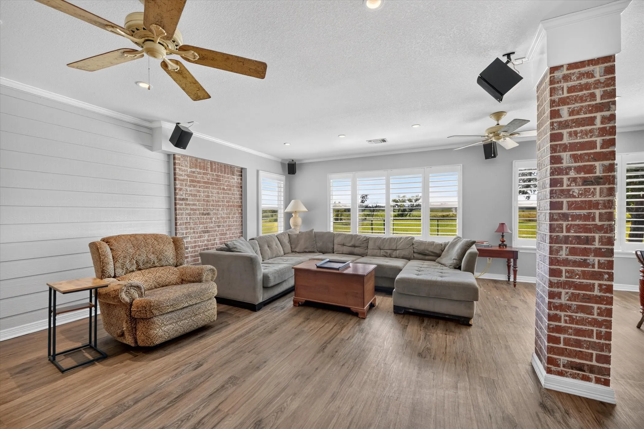 Single Family Residence For Sale in Tarrant County , 11201 Blue Sky Drive, Haslet, Texas 76052, 4 Bedroom, 2 Bathroom, 2 Garage spaces, 2,767 Sqft, built in 2001, mls#21408943, Real Estate Agent in Haslet, Homes For Sale in Tarrant county, Homes For Sale in Haslet, Realtor in Haslet Texas, Real Estate Brokerage Independent Realty Texas, Luminita Cordes Realtor