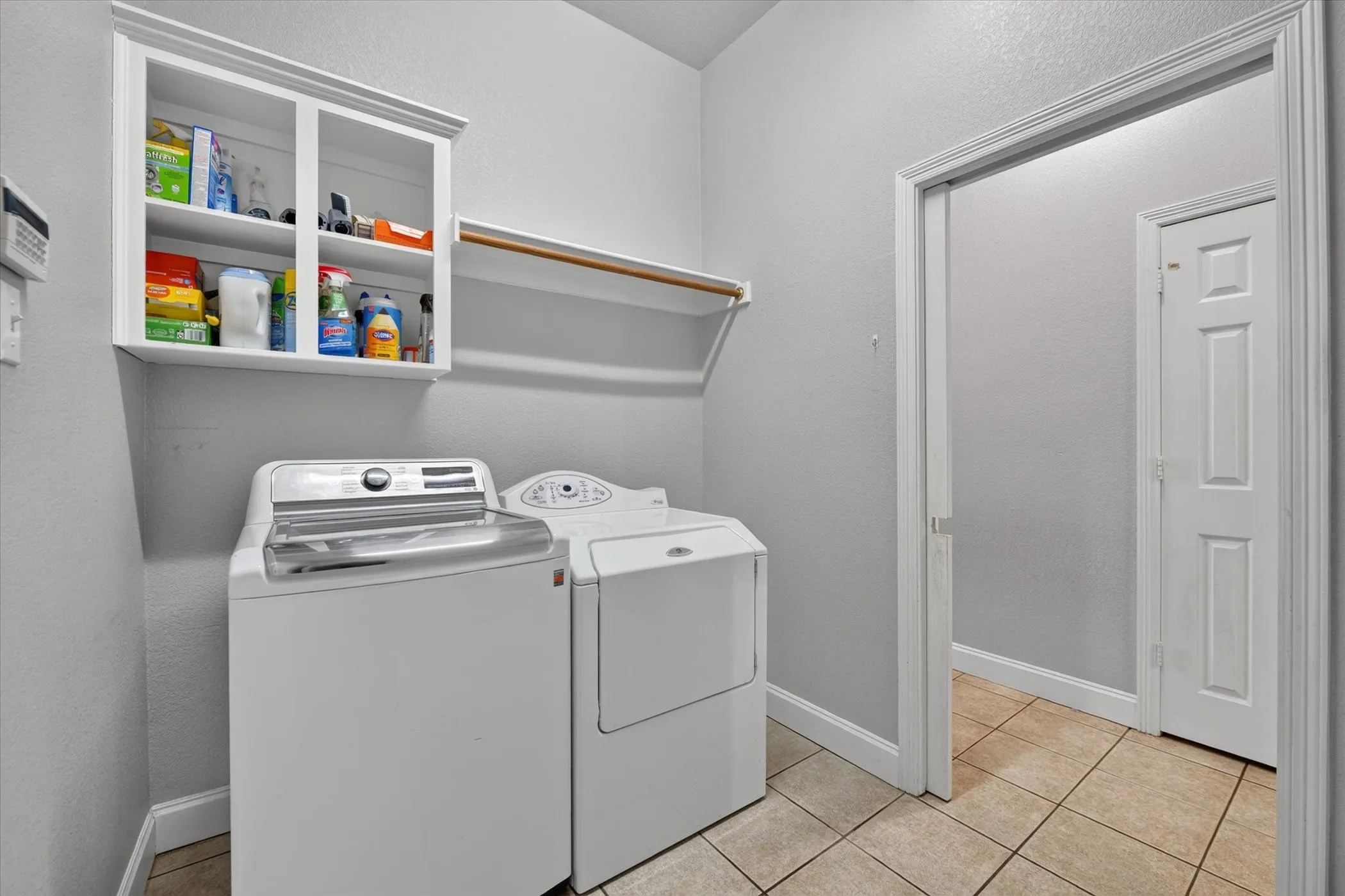 Single Family Residence For Sale in Tarrant County , 11201 Blue Sky Drive, Haslet, Texas 76052, 4 Bedroom, 2 Bathroom, 2 Garage spaces, 2,767 Sqft, built in 2001, mls#21408943, Real Estate Agent in Haslet, Homes For Sale in Tarrant county, Homes For Sale in Haslet, Realtor in Haslet Texas, Real Estate Brokerage Independent Realty Texas, Luminita Cordes Realtor