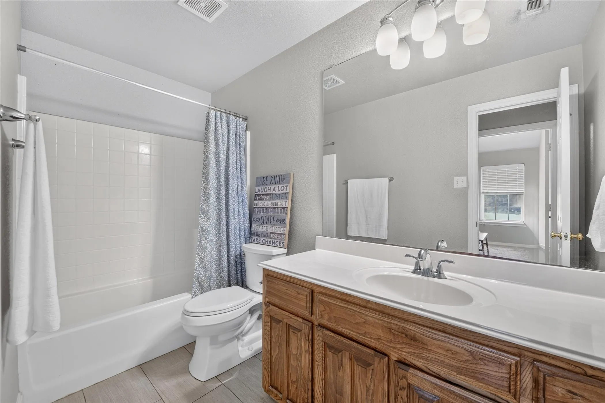 Single Family Residence For Sale in Tarrant County , 11201 Blue Sky Drive, Haslet, Texas 76052, 4 Bedroom, 2 Bathroom, 2 Garage spaces, 2,767 Sqft, built in 2001, mls#21408943, Real Estate Agent in Haslet, Homes For Sale in Tarrant county, Homes For Sale in Haslet, Realtor in Haslet Texas, Real Estate Brokerage Independent Realty Texas, Luminita Cordes Realtor
