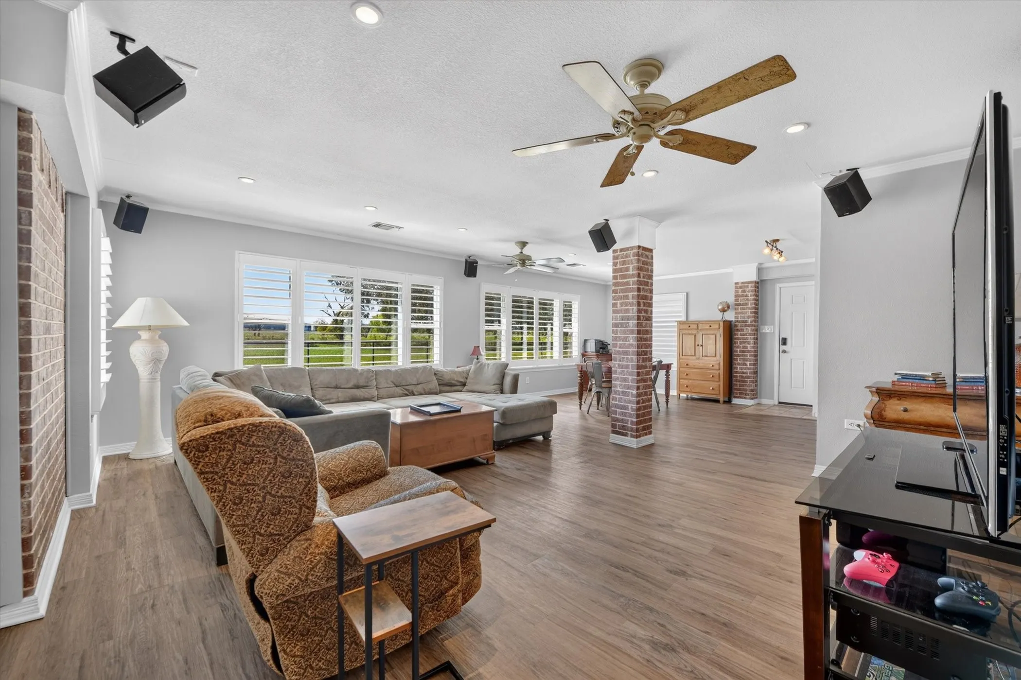 Single Family Residence For Sale in Tarrant County , 11201 Blue Sky Drive, Haslet, Texas 76052, 4 Bedroom, 2 Bathroom, 2 Garage spaces, 2,767 Sqft, built in 2001, mls#21408943, Real Estate Agent in Haslet, Homes For Sale in Tarrant county, Homes For Sale in Haslet, Realtor in Haslet Texas, Real Estate Brokerage Independent Realty Texas, Luminita Cordes Realtor