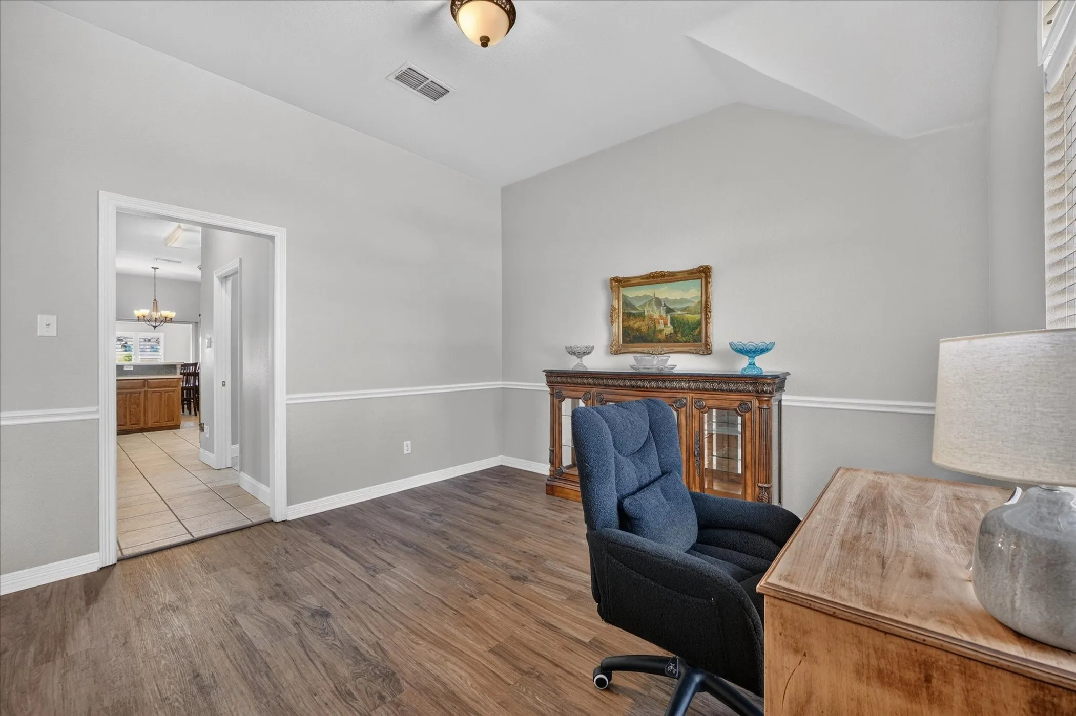 Single Family Residence For Sale in Tarrant County , 11201 Blue Sky Drive, Haslet, Texas 76052, 4 Bedroom, 2 Bathroom, 2 Garage spaces, 2,767 Sqft, built in 2001, mls#21408943, Real Estate Agent in Haslet, Homes For Sale in Tarrant county, Homes For Sale in Haslet, Realtor in Haslet Texas, Real Estate Brokerage Independent Realty Texas, Luminita Cordes Realtor