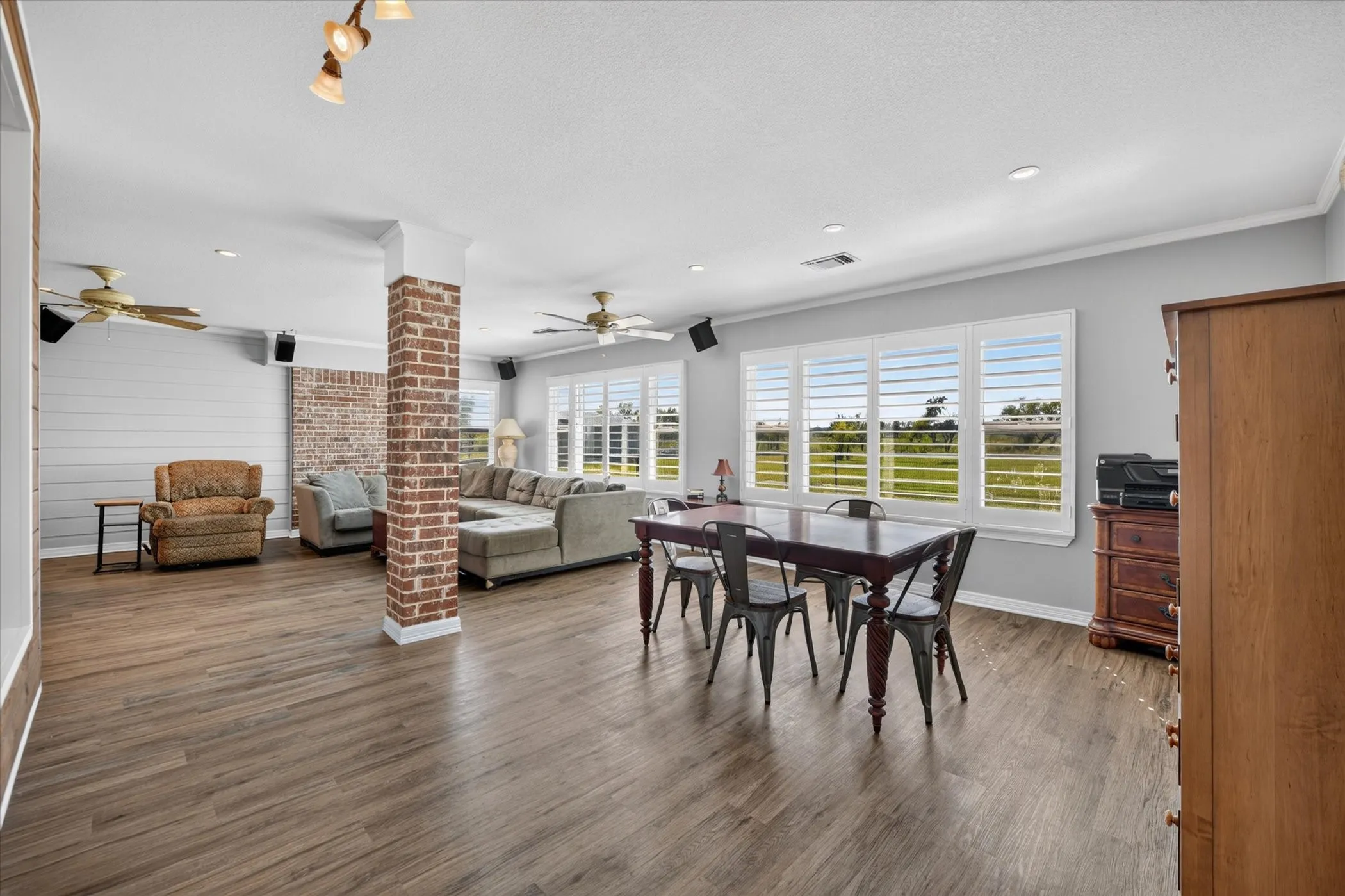 Single Family Residence For Sale in Tarrant County , 11201 Blue Sky Drive, Haslet, Texas 76052, 4 Bedroom, 2 Bathroom, 2 Garage spaces, 2,767 Sqft, built in 2001, mls#21408943, Real Estate Agent in Haslet, Homes For Sale in Tarrant county, Homes For Sale in Haslet, Realtor in Haslet Texas, Real Estate Brokerage Independent Realty Texas, Luminita Cordes Realtor