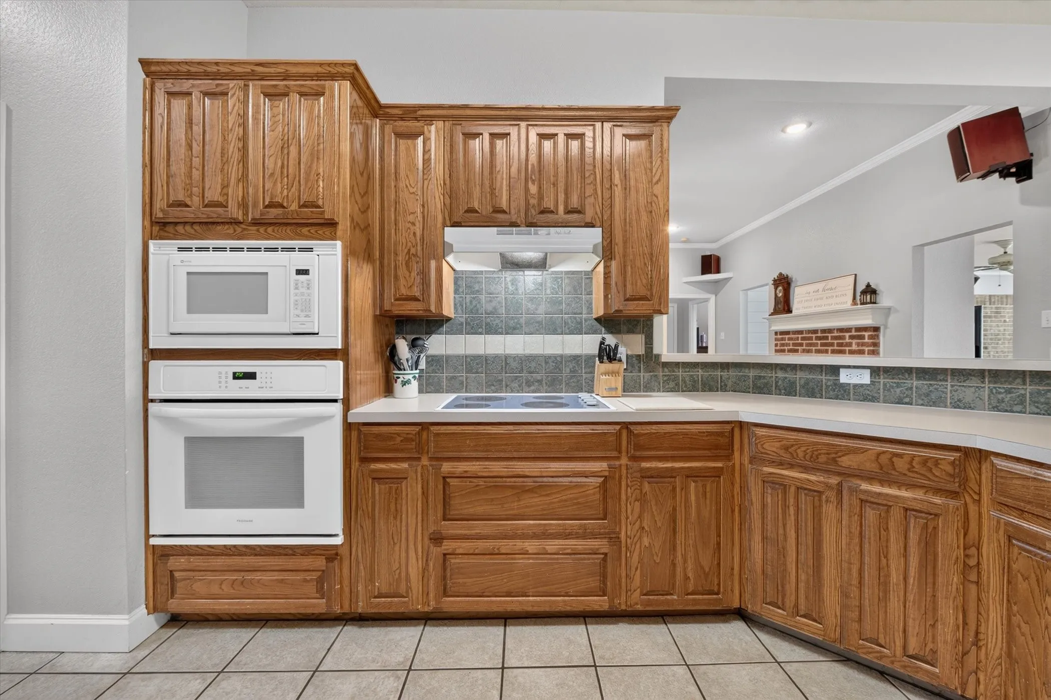 Single Family Residence For Sale in Tarrant County , 11201 Blue Sky Drive, Haslet, Texas 76052, 4 Bedroom, 2 Bathroom, 2 Garage spaces, 2,767 Sqft, built in 2001, mls#21408943, Real Estate Agent in Haslet, Homes For Sale in Tarrant county, Homes For Sale in Haslet, Realtor in Haslet Texas, Real Estate Brokerage Independent Realty Texas, Luminita Cordes Realtor