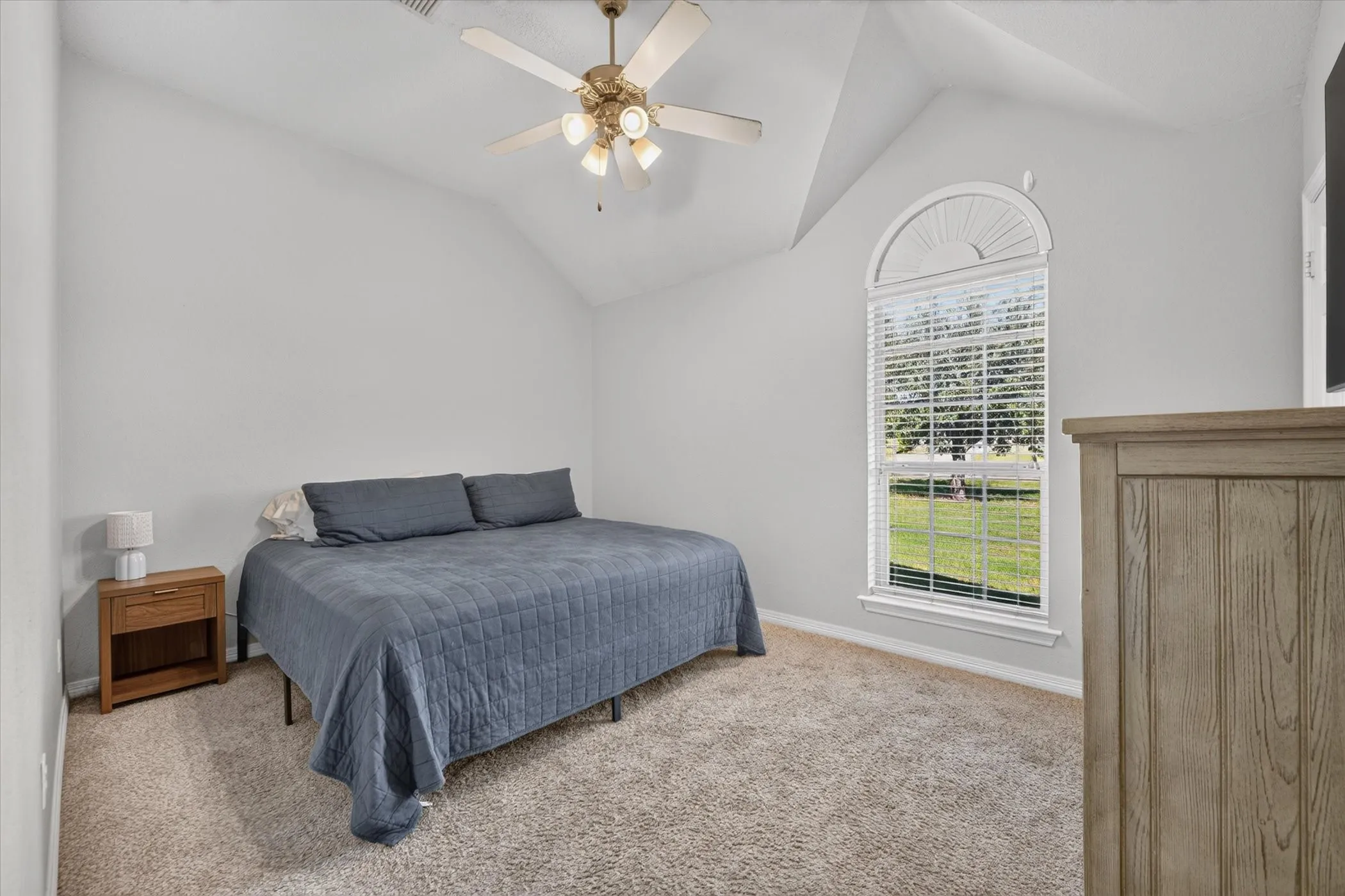 Single Family Residence For Sale in Tarrant County , 11201 Blue Sky Drive, Haslet, Texas 76052, 4 Bedroom, 2 Bathroom, 2 Garage spaces, 2,767 Sqft, built in 2001, mls#21408943, Real Estate Agent in Haslet, Homes For Sale in Tarrant county, Homes For Sale in Haslet, Realtor in Haslet Texas, Real Estate Brokerage Independent Realty Texas, Luminita Cordes Realtor