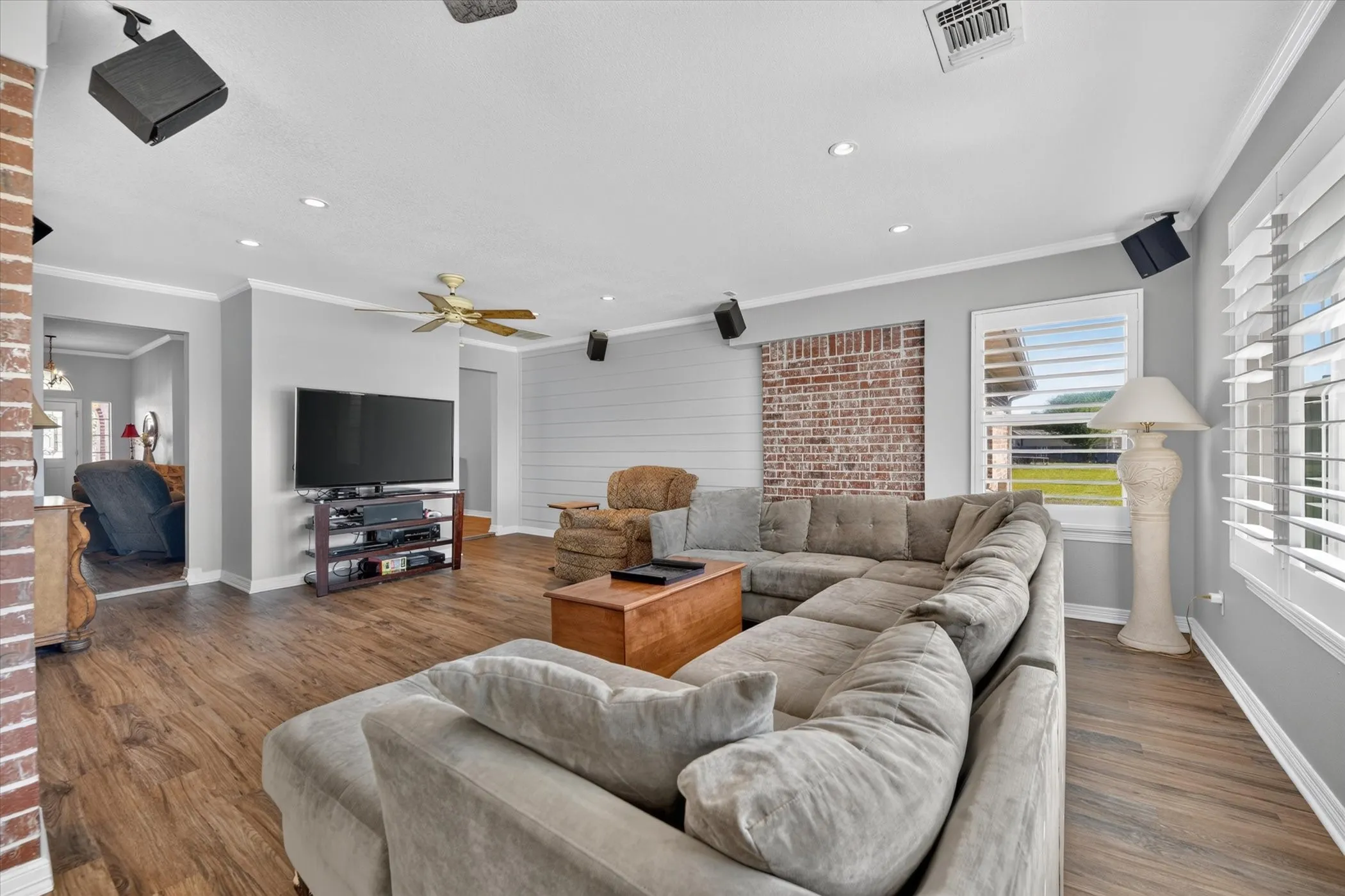 Single Family Residence For Sale in Tarrant County , 11201 Blue Sky Drive, Haslet, Texas 76052, 4 Bedroom, 2 Bathroom, 2 Garage spaces, 2,767 Sqft, built in 2001, mls#21408943, Real Estate Agent in Haslet, Homes For Sale in Tarrant county, Homes For Sale in Haslet, Realtor in Haslet Texas, Real Estate Brokerage Independent Realty Texas, Luminita Cordes Realtor