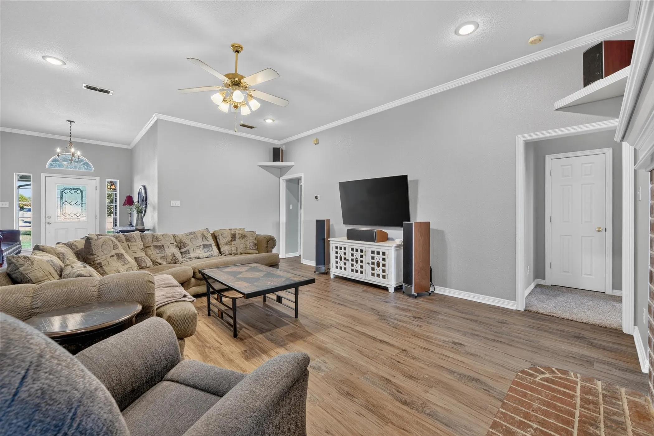 Single Family Residence For Sale in Tarrant County , 11201 Blue Sky Drive, Haslet, Texas 76052, 4 Bedroom, 2 Bathroom, 2 Garage spaces, 2,767 Sqft, built in 2001, mls#21408943, Real Estate Agent in Haslet, Homes For Sale in Tarrant county, Homes For Sale in Haslet, Realtor in Haslet Texas, Real Estate Brokerage Independent Realty Texas, Luminita Cordes Realtor