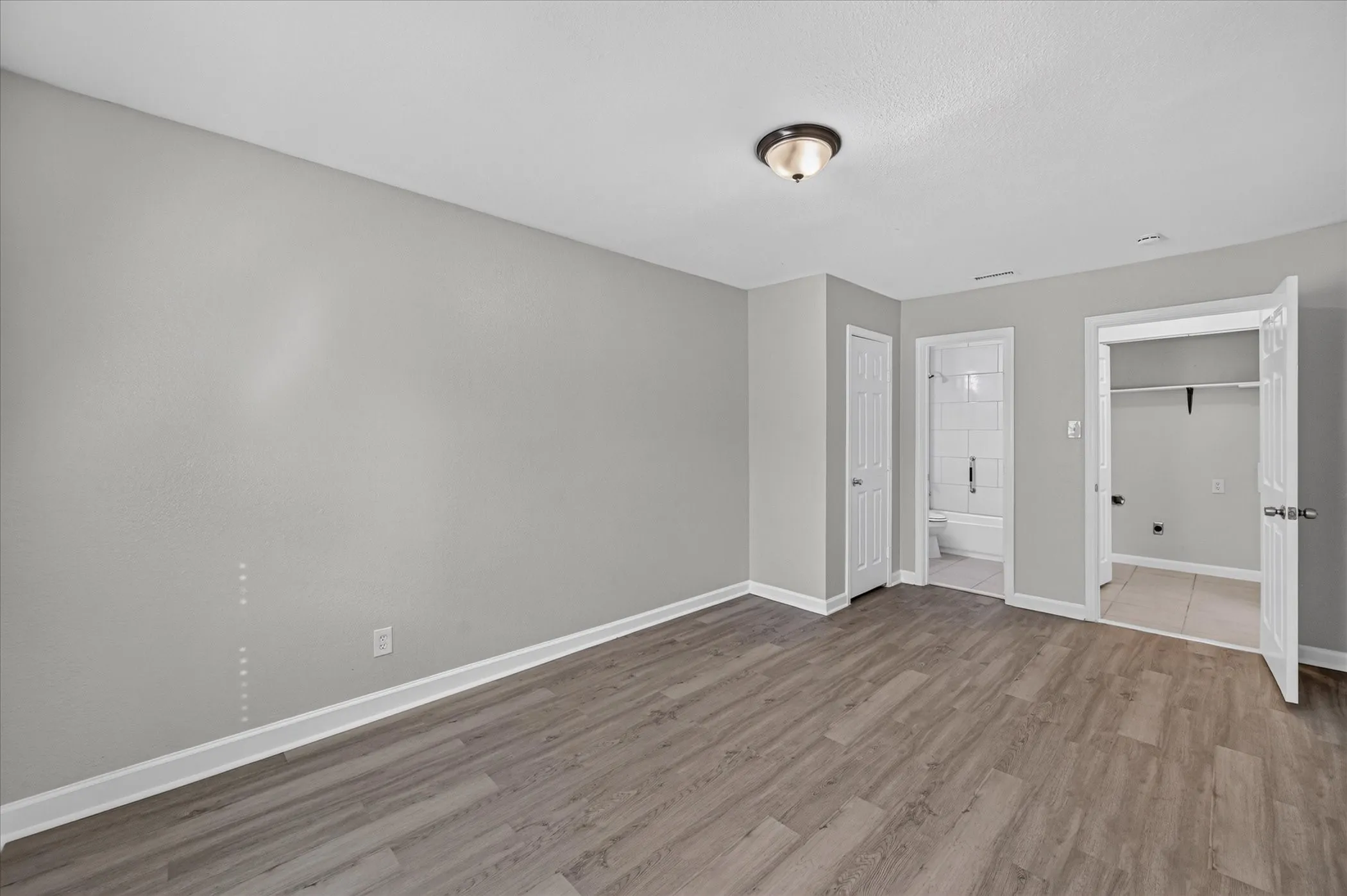 Single Family Residence For Sale in Tarrant County , 3921 Dana Drive, Haltom City, Texas 76117, 4 Bedroom, 3 Bathroom, Garage spaces, 994 Sqft, built in 1959, mls#21408935, Real Estate Agent in Haltom City, Homes For Sale in Tarrant county, Homes For Sale in Haltom City, Realtor in Haltom City Texas, Real Estate Brokerage Independent Realty Texas, Luminita Cordes Realtor