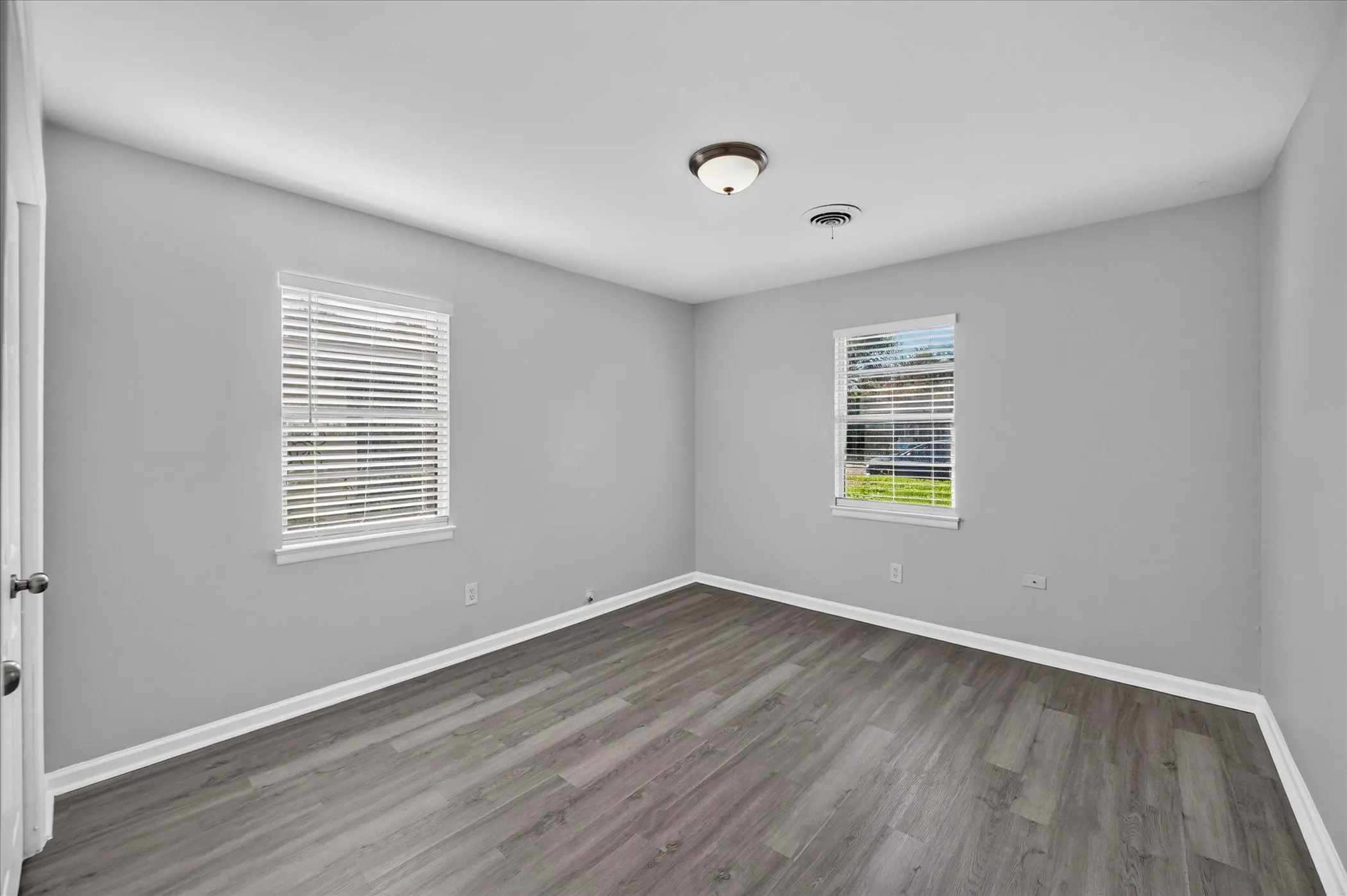 Single Family Residence For Sale in Tarrant County , 3921 Dana Drive, Haltom City, Texas 76117, 4 Bedroom, 3 Bathroom, Garage spaces, 994 Sqft, built in 1959, mls#21408935, Real Estate Agent in Haltom City, Homes For Sale in Tarrant county, Homes For Sale in Haltom City, Realtor in Haltom City Texas, Real Estate Brokerage Independent Realty Texas, Luminita Cordes Realtor