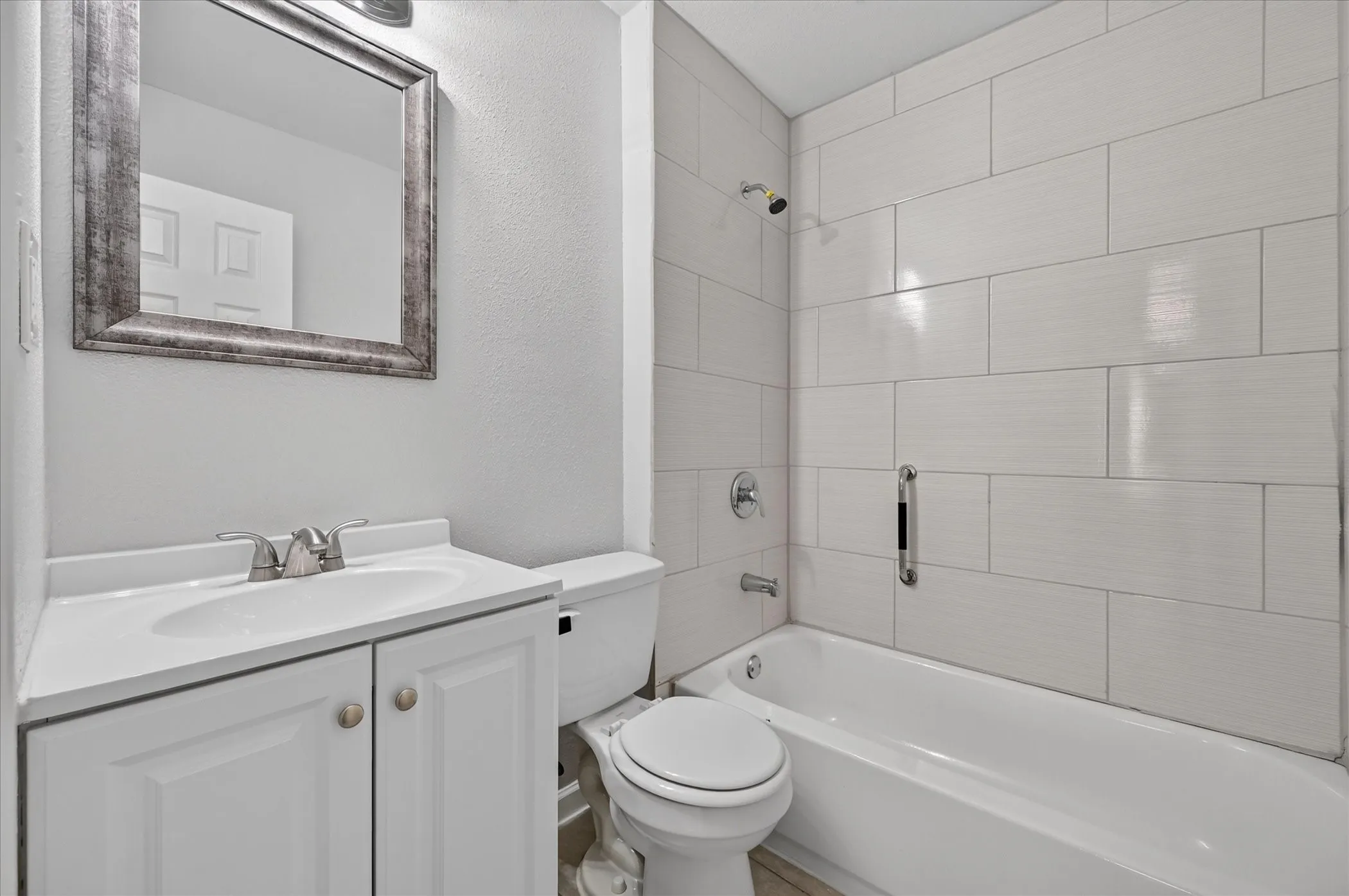 Single Family Residence For Sale in Tarrant County , 3921 Dana Drive, Haltom City, Texas 76117, 4 Bedroom, 3 Bathroom, Garage spaces, 994 Sqft, built in 1959, mls#21408935, Real Estate Agent in Haltom City, Homes For Sale in Tarrant county, Homes For Sale in Haltom City, Realtor in Haltom City Texas, Real Estate Brokerage Independent Realty Texas, Luminita Cordes Realtor