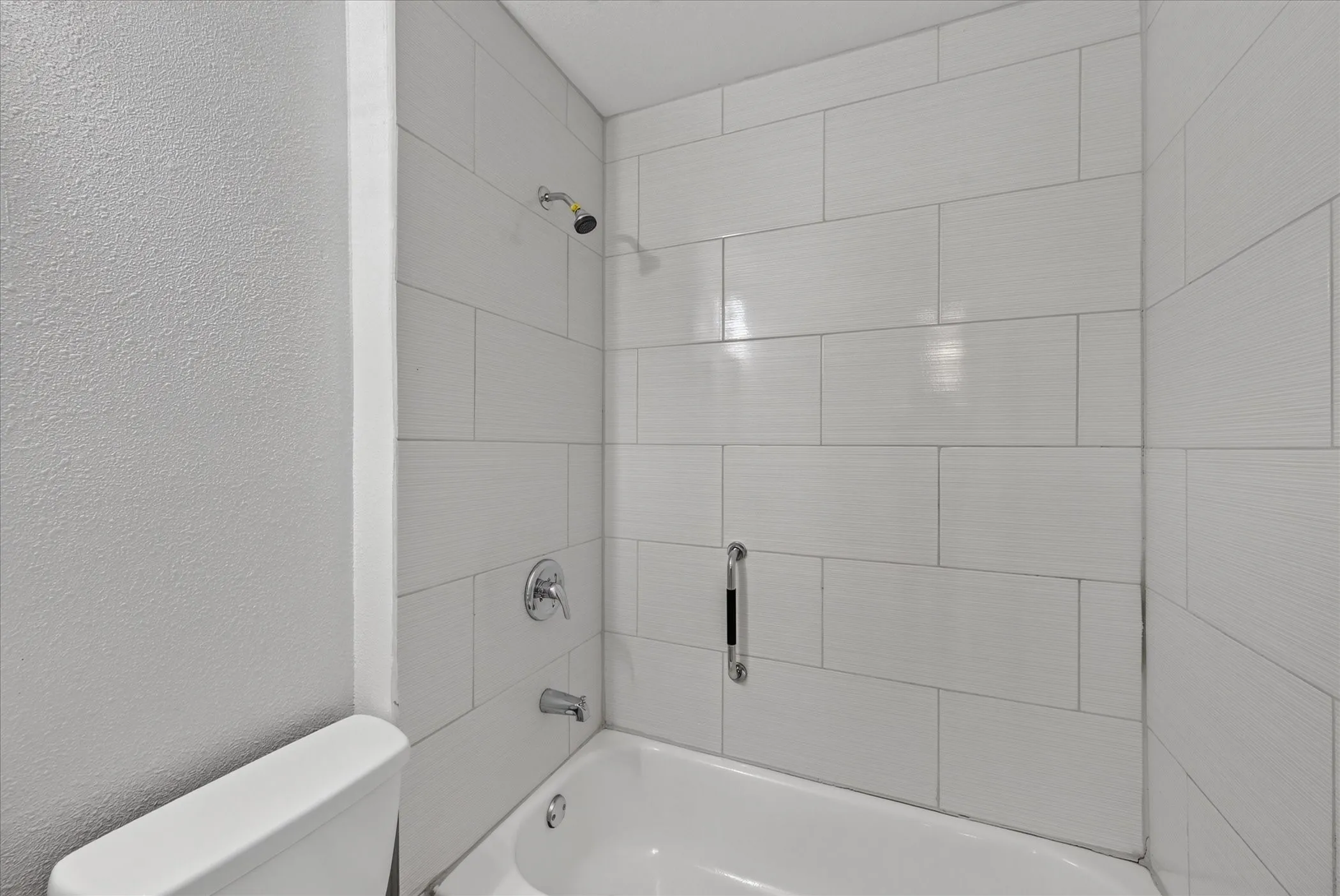 Single Family Residence For Sale in Tarrant County , 3921 Dana Drive, Haltom City, Texas 76117, 4 Bedroom, 3 Bathroom, Garage spaces, 994 Sqft, built in 1959, mls#21408935, Real Estate Agent in Haltom City, Homes For Sale in Tarrant county, Homes For Sale in Haltom City, Realtor in Haltom City Texas, Real Estate Brokerage Independent Realty Texas, Luminita Cordes Realtor