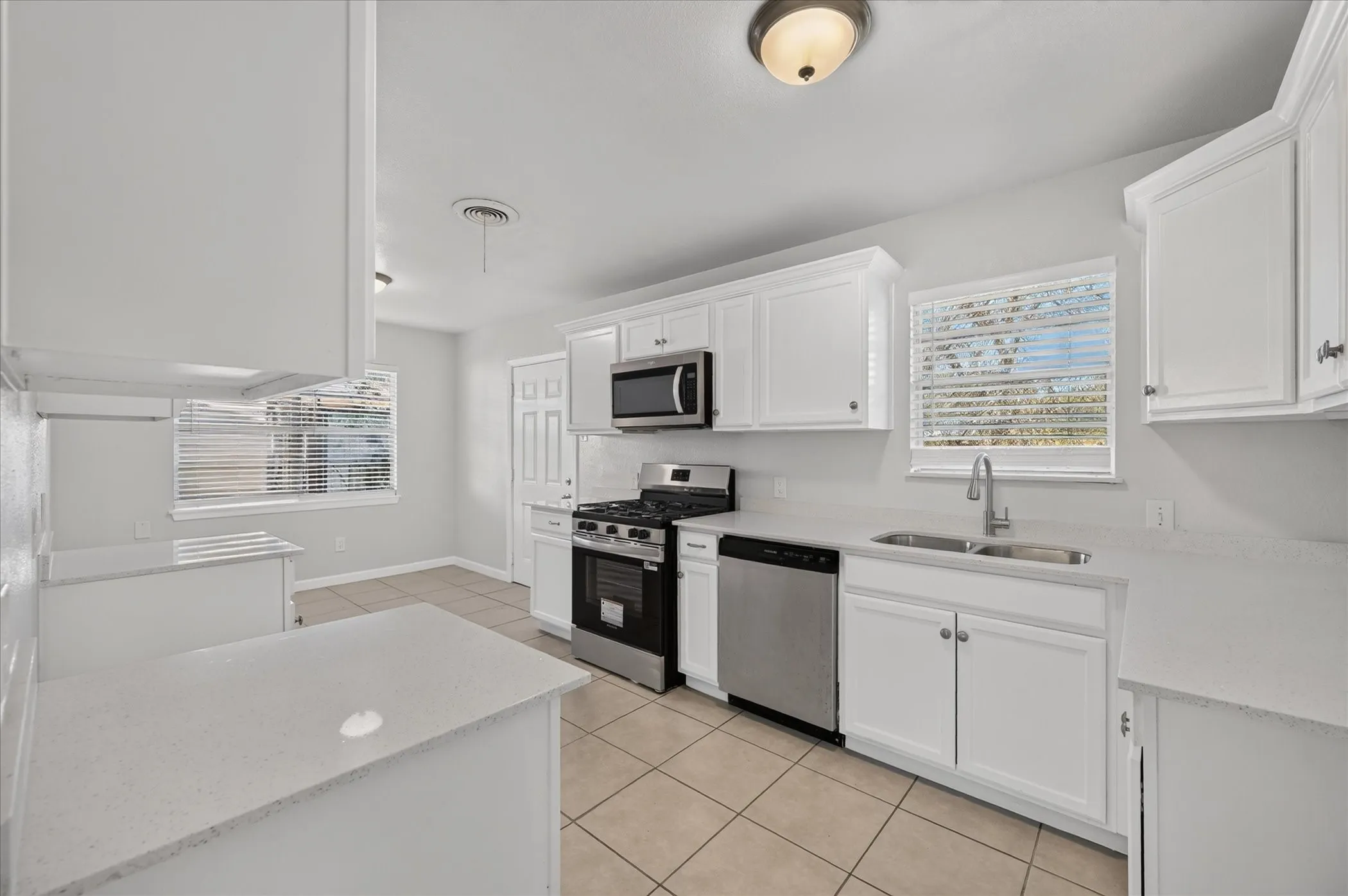 Single Family Residence For Sale in Tarrant County , 3921 Dana Drive, Haltom City, Texas 76117, 4 Bedroom, 3 Bathroom, Garage spaces, 994 Sqft, built in 1959, mls#21408935, Real Estate Agent in Haltom City, Homes For Sale in Tarrant county, Homes For Sale in Haltom City, Realtor in Haltom City Texas, Real Estate Brokerage Independent Realty Texas, Luminita Cordes Realtor