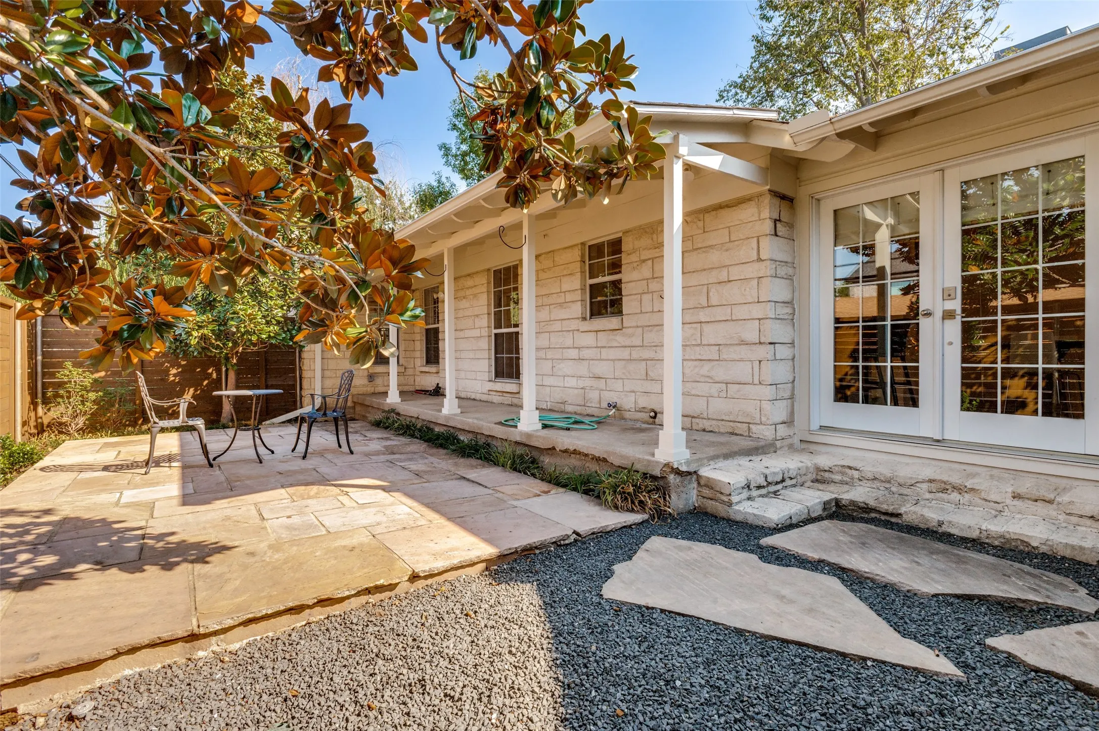 Single Family Residence For Sale in Dallas County , 7627 Robin Road, Dallas, Texas 75209, 2 Bedroom, 2 Bathroom, 1 Garage spaces, 1,871 Sqft, built in 1950, mls#21408924, Real Estate Agent in Dallas, Homes For Sale in Dallas county, Homes For Sale in Dallas, Realtor in Dallas Texas, Real Estate Brokerage Independent Realty Texas, Luminita Cordes Realtor