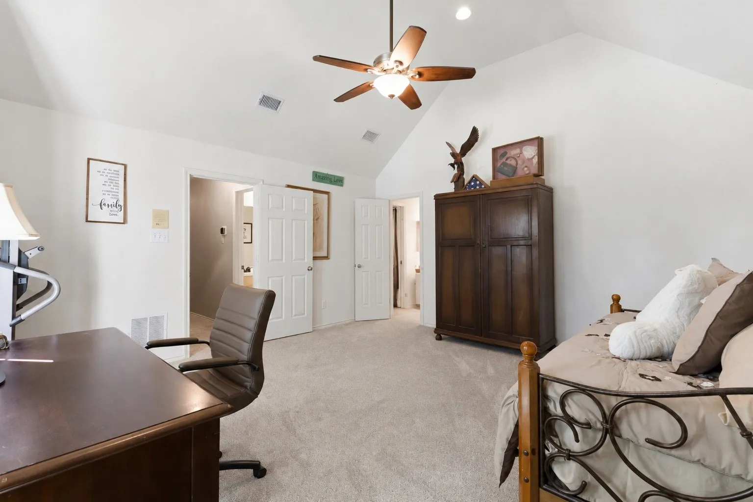 Single Family Residence For Sale in Collin County , 407 Grant Drive, Wylie, Texas 75098, 4 Bedroom, 3 Bathroom, 2 Garage spaces, 2,351 Sqft, built in 1989, mls#21408530, Real Estate Agent in Wylie, Homes For Sale in Collin county, Homes For Sale in Wylie, Realtor in Wylie Texas, Real Estate Brokerage Independent Realty Texas, Luminita Cordes Realtor