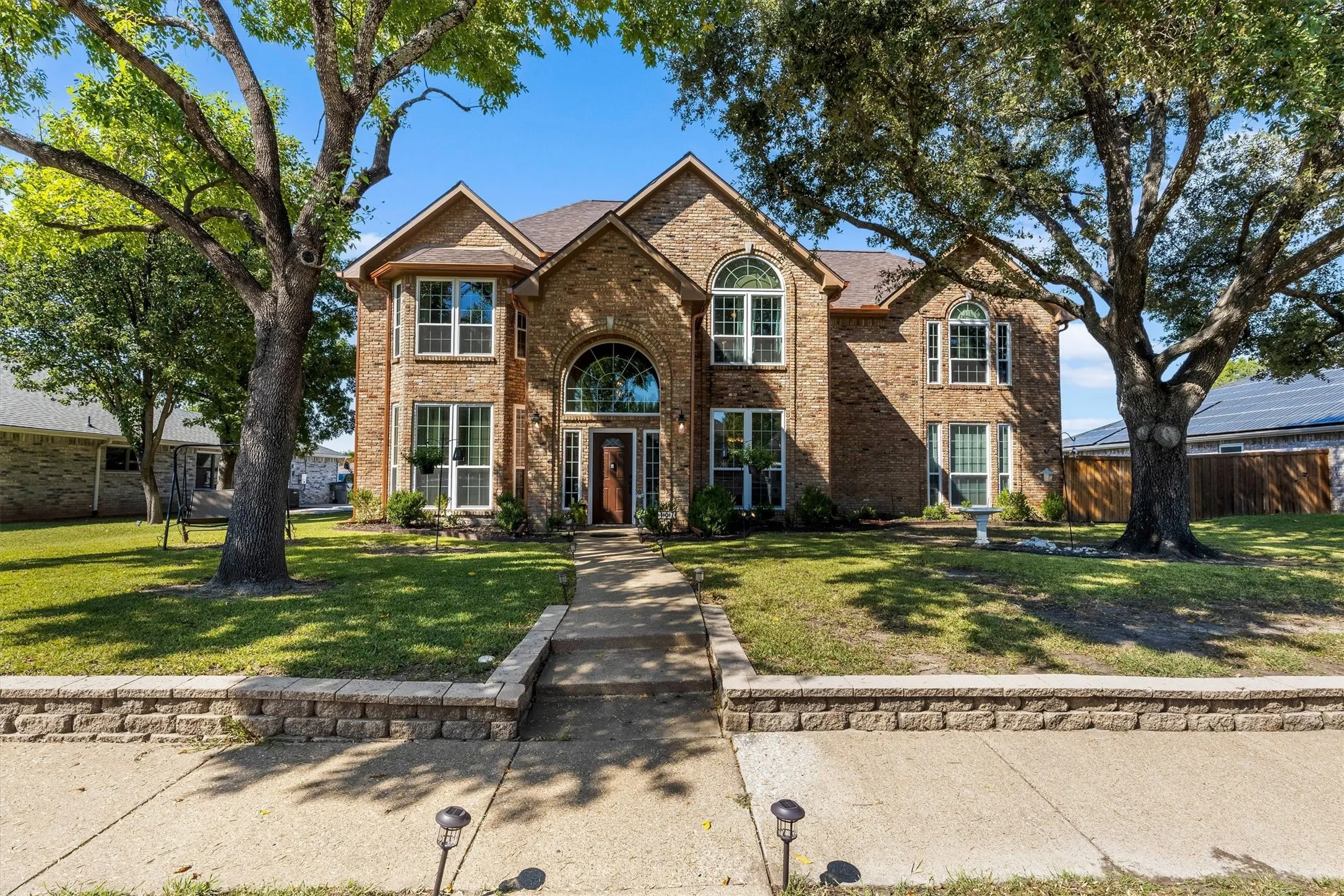Single Family Residence For Sale in Collin County , 407 Grant Drive, Wylie, Texas 75098, 4 Bedroom, 3 Bathroom, 2 Garage spaces, 2,351 Sqft, built in 1989, mls#21408530, Real Estate Agent in Wylie, Homes For Sale in Collin county, Homes For Sale in Wylie, Realtor in Wylie Texas, Real Estate Brokerage Independent Realty Texas, Luminita Cordes Realtor