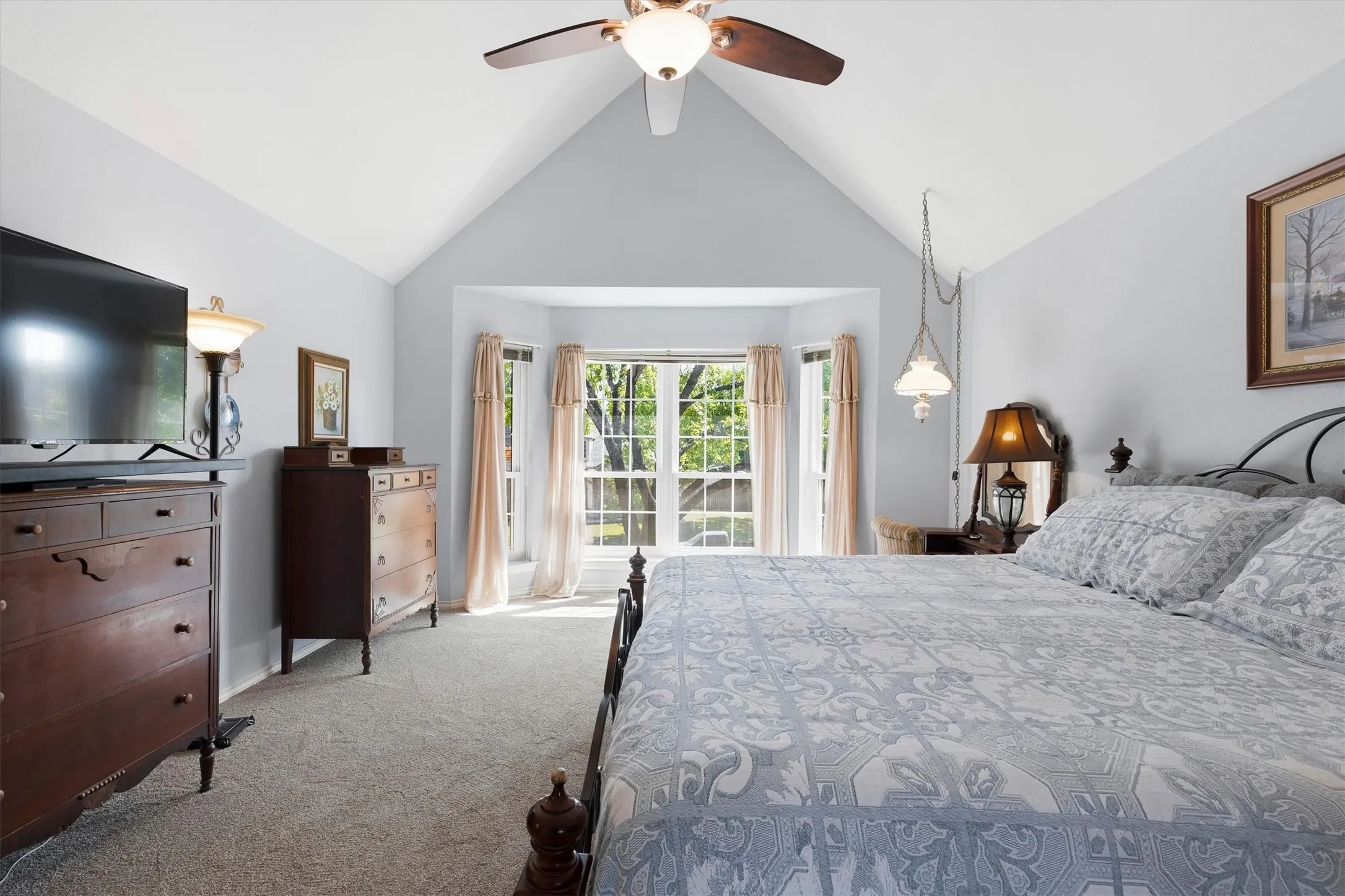 All bedrooms are upstairs