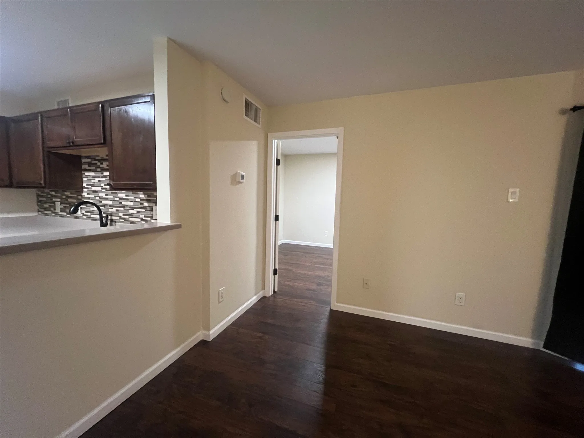Condominium For Rent in Collin County , 18333 Roehampton Drive 417, Dallas, Texas 75252, 1 Bedroom, 1 Bathroom, Garage spaces, 448 Sqft, built in 1985, mls#21408946, Real Estate Agent in Dallas, Homes For Rent in Collin county, Homes For Rent in Dallas, Realtor in Dallas Texas, Real Estate Brokerage Independent Realty Texas, Luminita Cordes Realtor