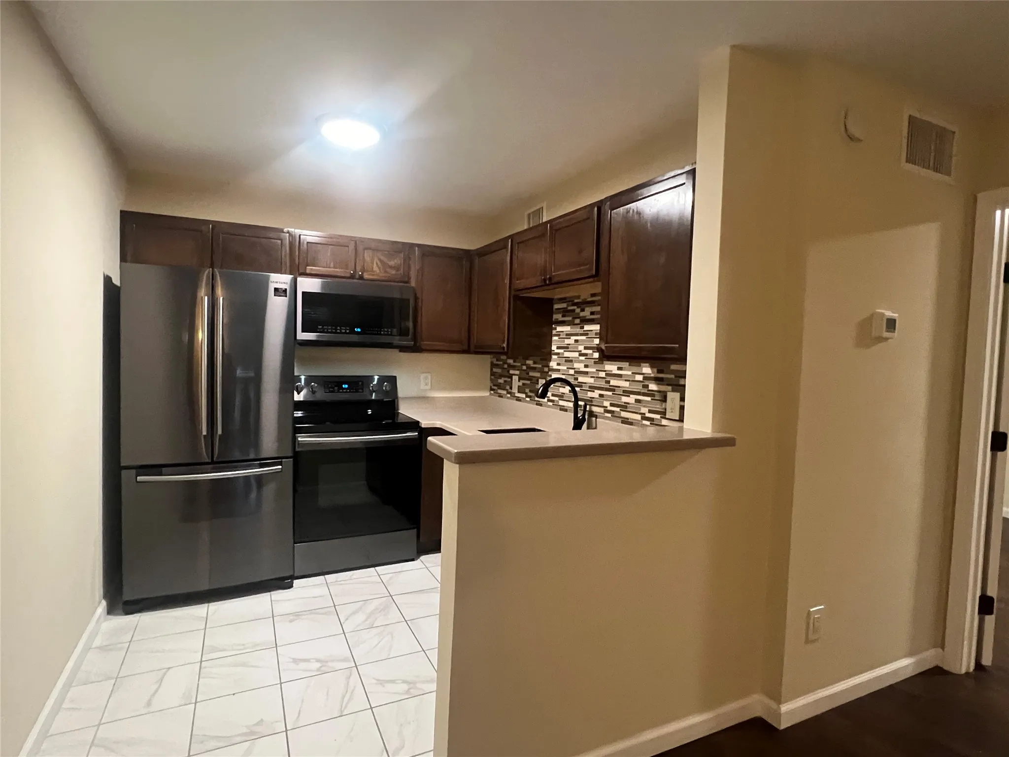 Condominium For Rent in Collin County , 18333 Roehampton Drive 417, Dallas, Texas 75252, 1 Bedroom, 1 Bathroom, Garage spaces, 448 Sqft, built in 1985, mls#21408946, Real Estate Agent in Dallas, Homes For Rent in Collin county, Homes For Rent in Dallas, Realtor in Dallas Texas, Real Estate Brokerage Independent Realty Texas, Luminita Cordes Realtor