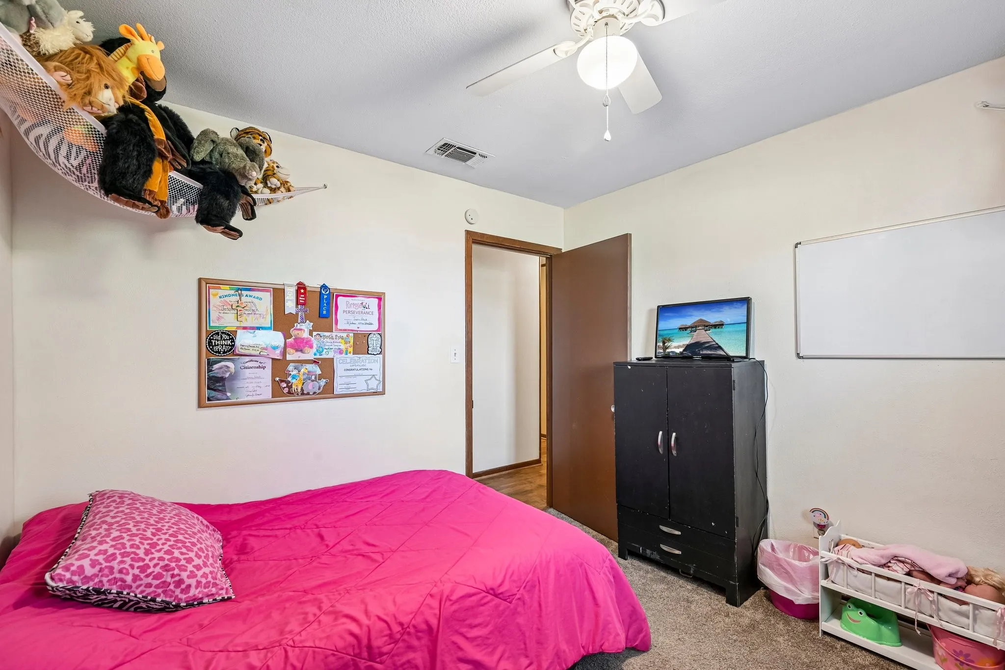 Single Family Residence For Sale in Hunt County , 779 County Road 4123, Greenville, Texas 75401, 4 Bedroom, 2 Bathroom, Garage spaces, 2,408 Sqft, built in 1970, mls#21408952, Real Estate Agent in Greenville, Homes For Sale in Hunt county, Homes For Sale in Greenville, Realtor in Greenville Texas, Real Estate Brokerage Independent Realty Texas, Luminita Cordes Realtor