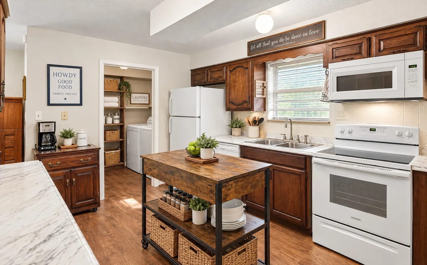 Single Family Residence For Sale in Hunt County , 779 County Road 4123, Greenville, Texas 75401, 4 Bedroom, 2 Bathroom, Garage spaces, 2,408 Sqft, built in 1970, mls#21408952, Real Estate Agent in Greenville, Homes For Sale in Hunt county, Homes For Sale in Greenville, Realtor in Greenville Texas, Real Estate Brokerage Independent Realty Texas, Luminita Cordes Realtor
