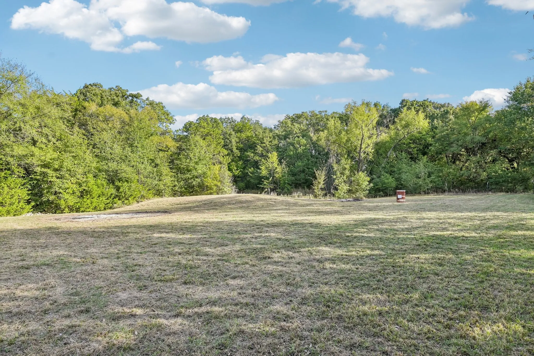Single Family Residence For Sale in Hunt County , 779 County Road 4123, Greenville, Texas 75401, 4 Bedroom, 2 Bathroom, Garage spaces, 2,408 Sqft, built in 1970, mls#21408952, Real Estate Agent in Greenville, Homes For Sale in Hunt county, Homes For Sale in Greenville, Realtor in Greenville Texas, Real Estate Brokerage Independent Realty Texas, Luminita Cordes Realtor